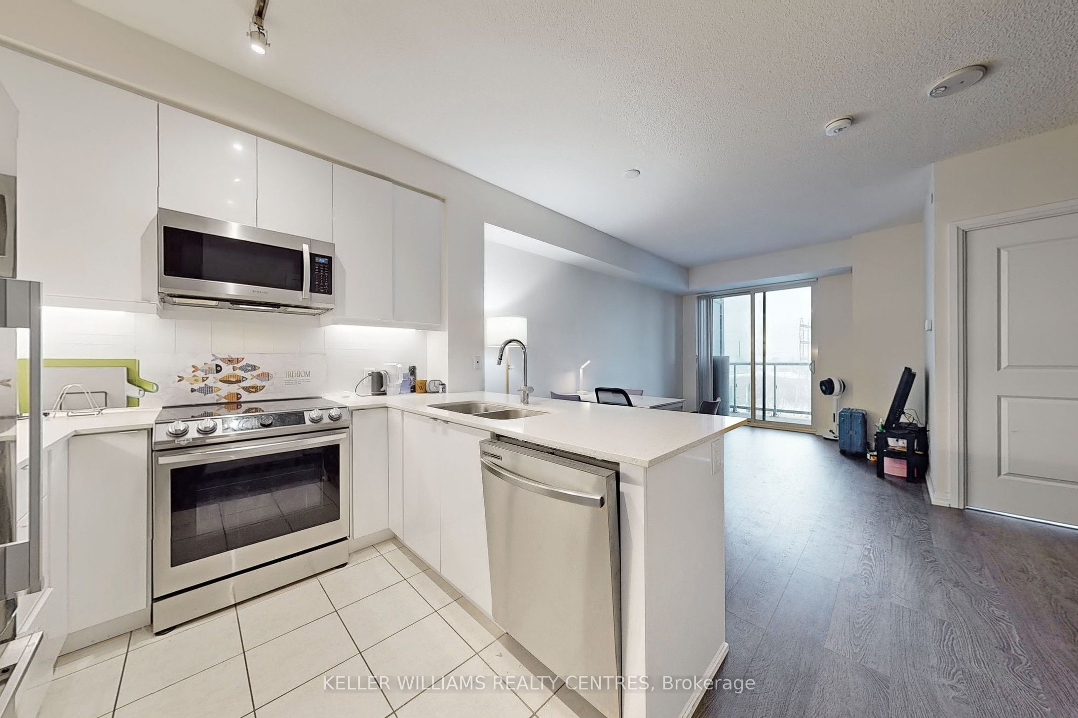 50 Thomas Riley Road 518, Toronto, ON M9B 0C5 photo 5