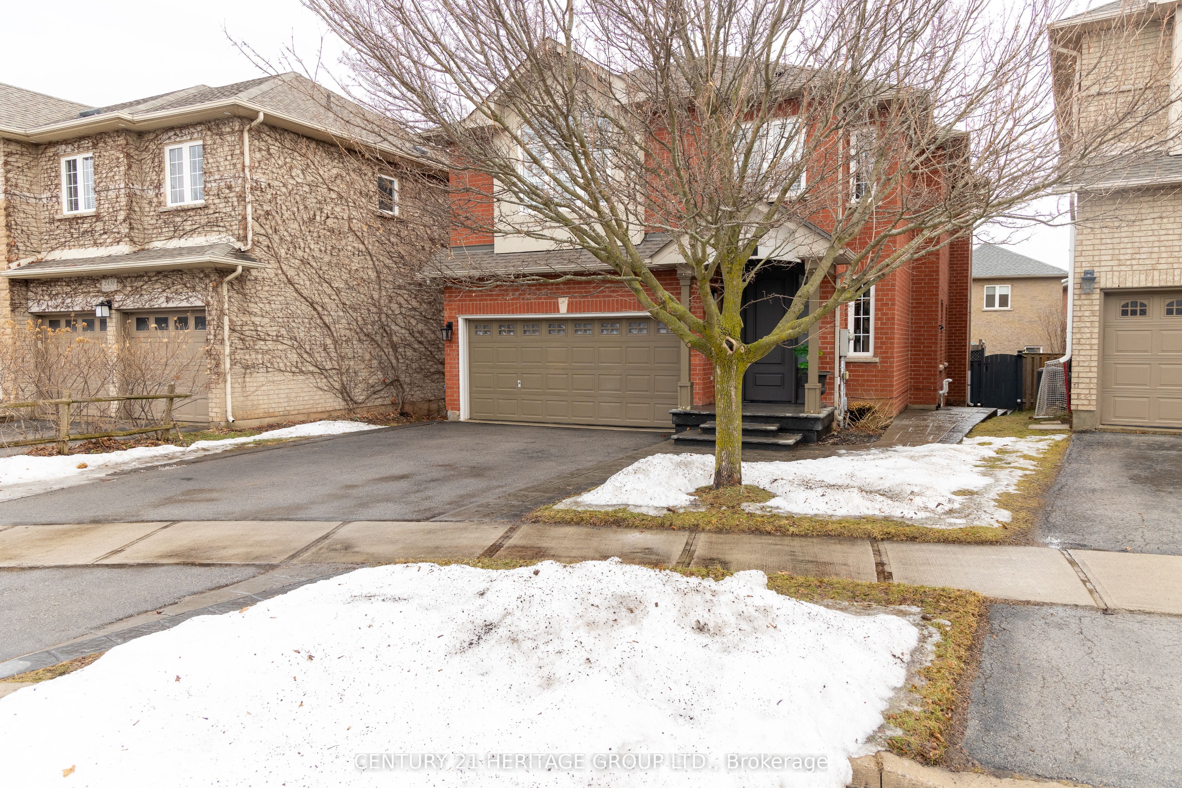 2434 Blue Holly Crescent, Oakville, ON L6M 4V4 photo 3