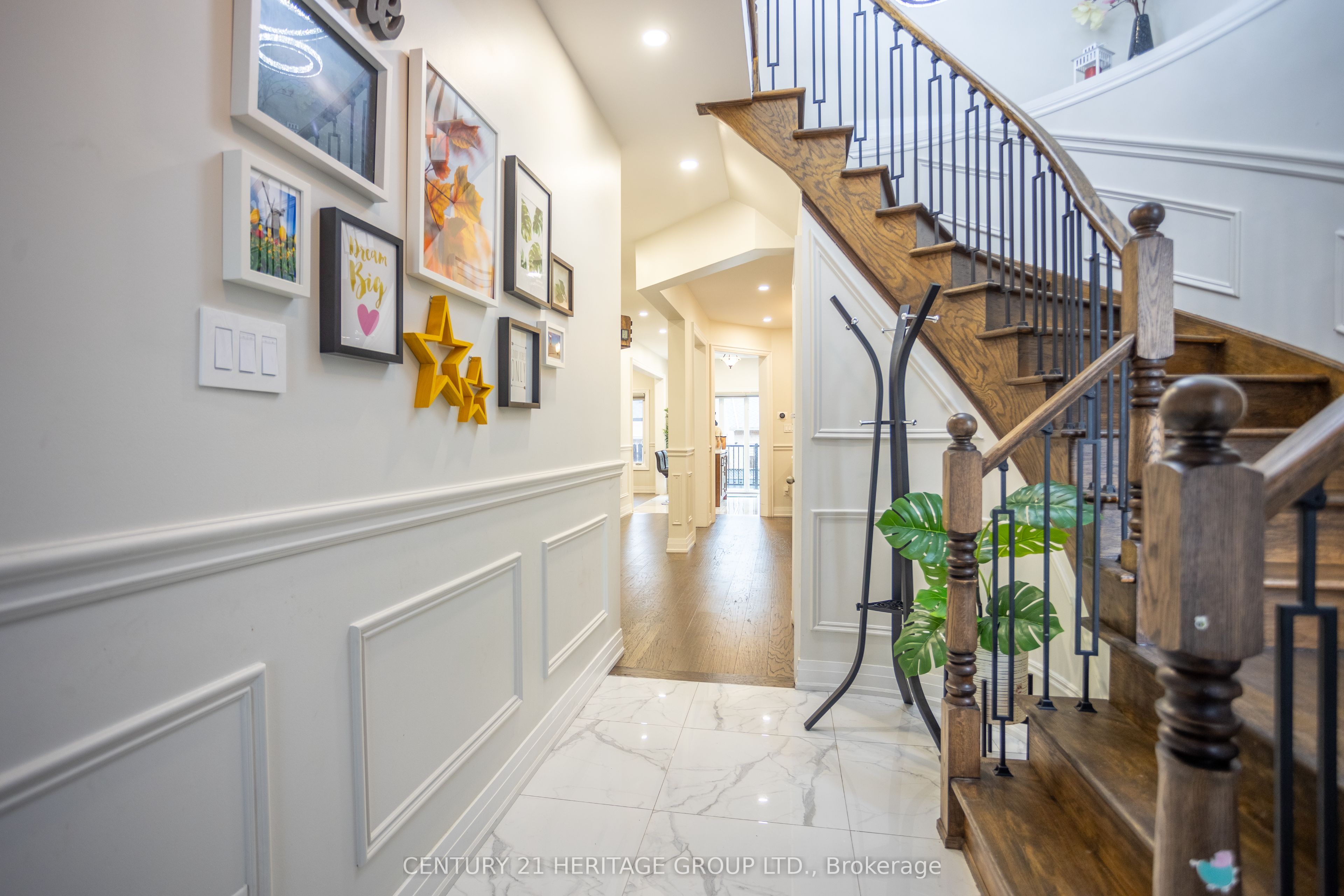 2434 Blue Holly Crescent, Oakville, ON L6M 4V4 photo 4