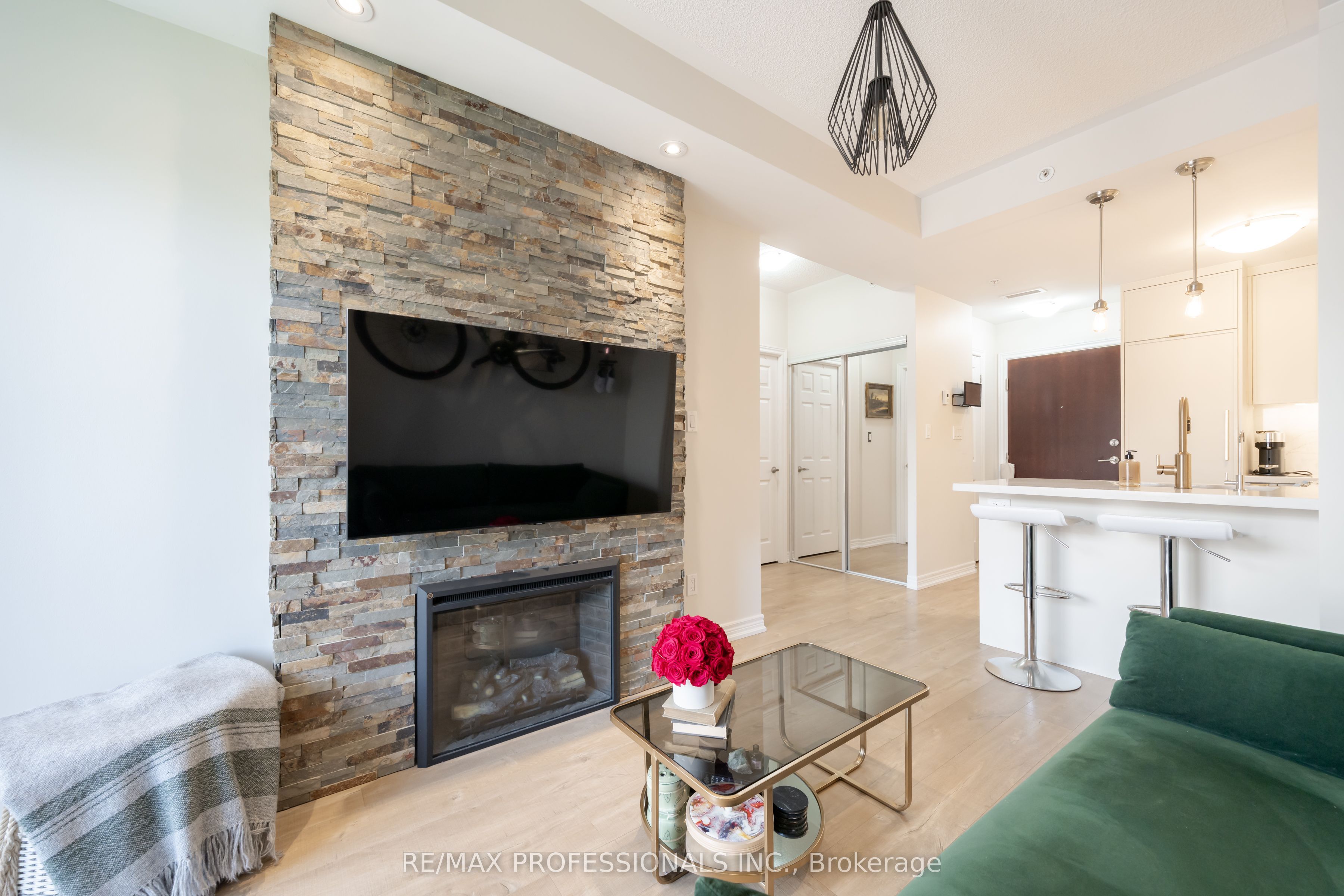 73 Washington Avenue 405, Oakville, ON L6K 1W5 photo 4