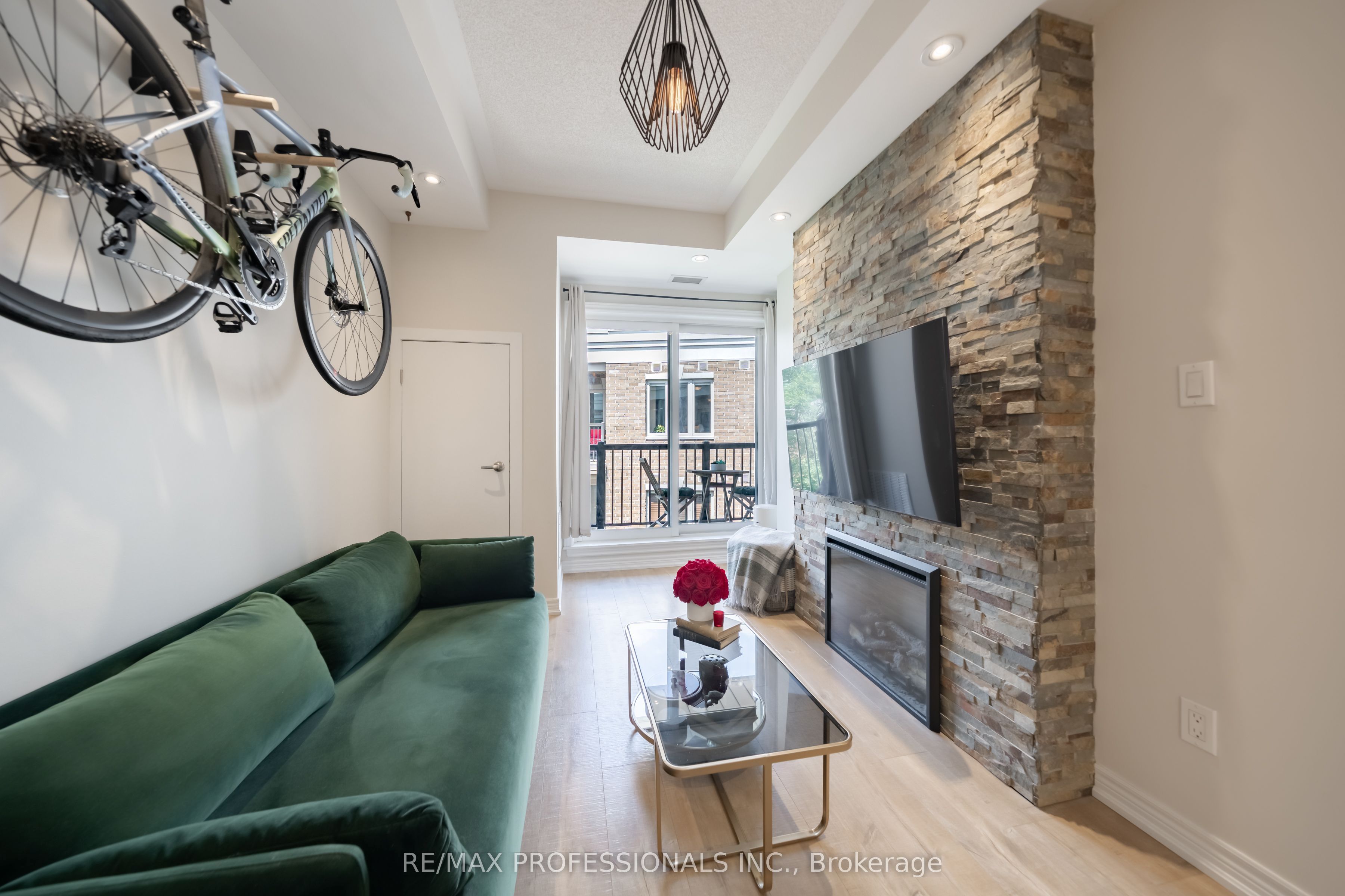 73 Washington Avenue 405, Oakville, ON L6K 1W5 photo 5