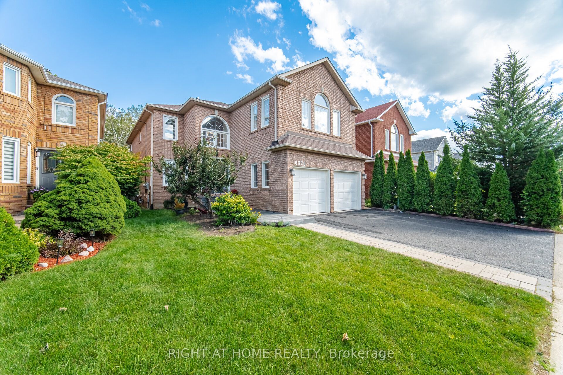 6379 Alderwood Trail, Mississauga, ON L5N 6W9