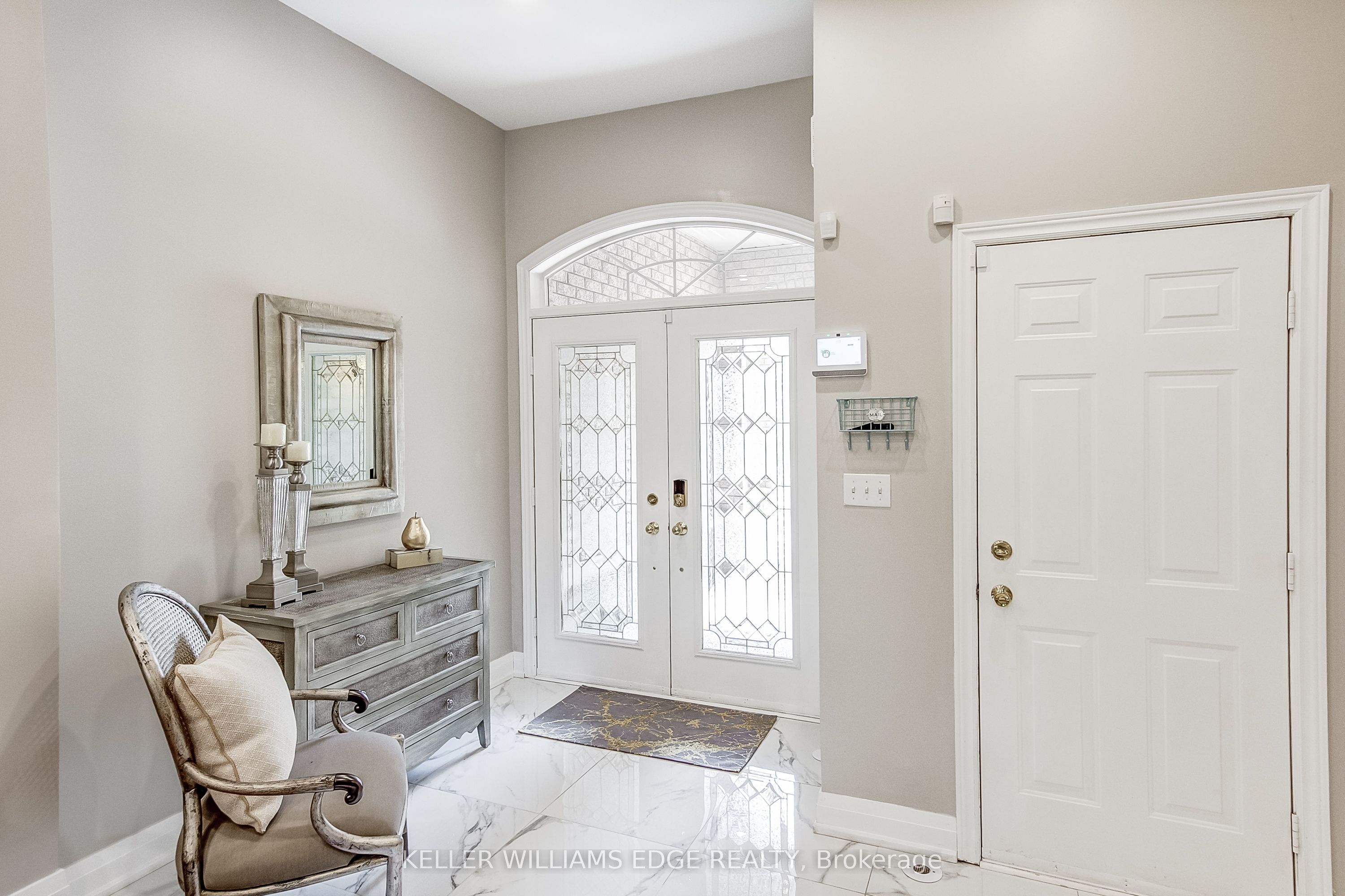 2307 Woodfield Road, Oakville, ON L6H 6Y7 photo 3