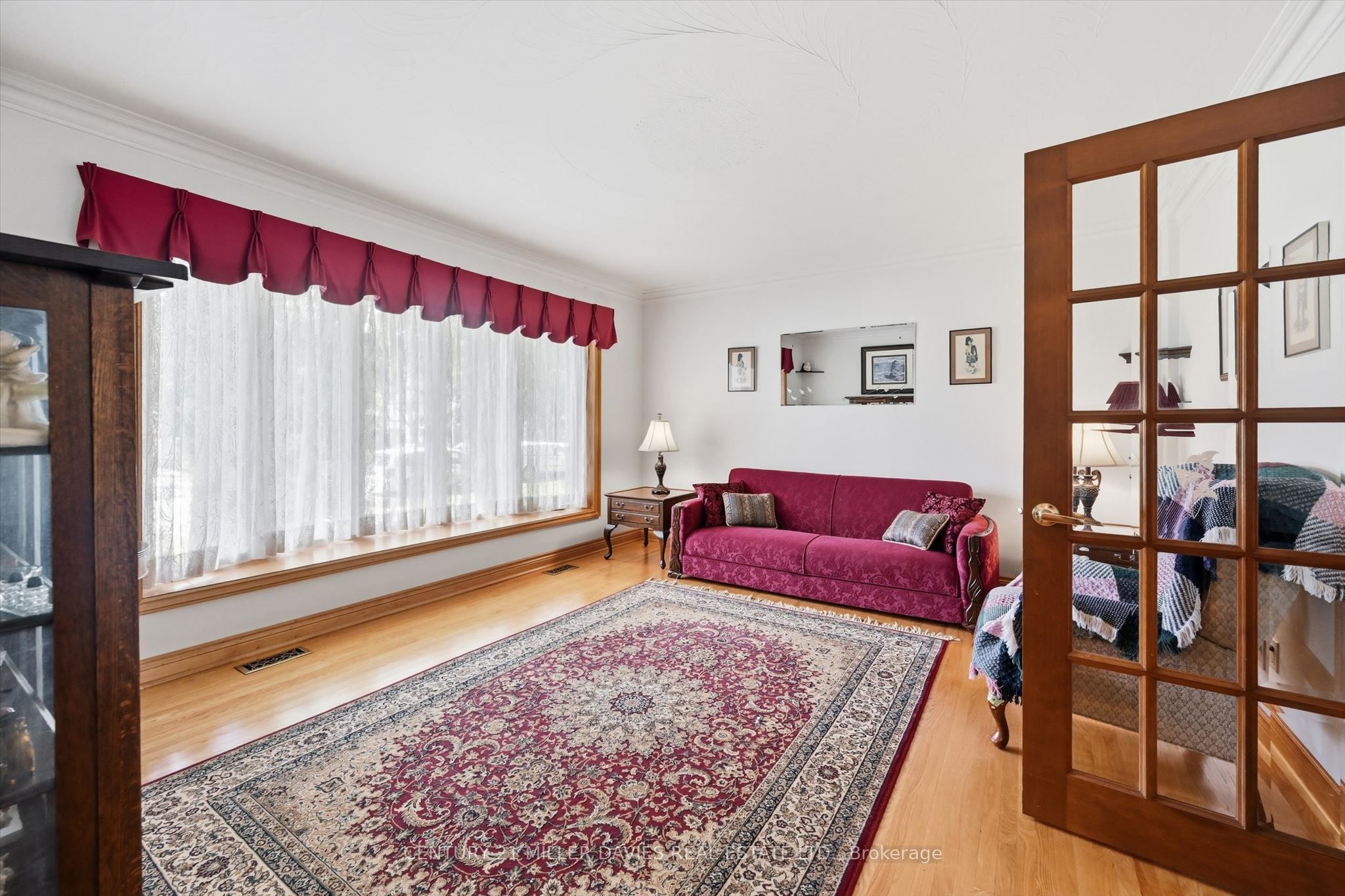 237 Mohawk Road, Oakville, ON L6L 2Z1 photo 4