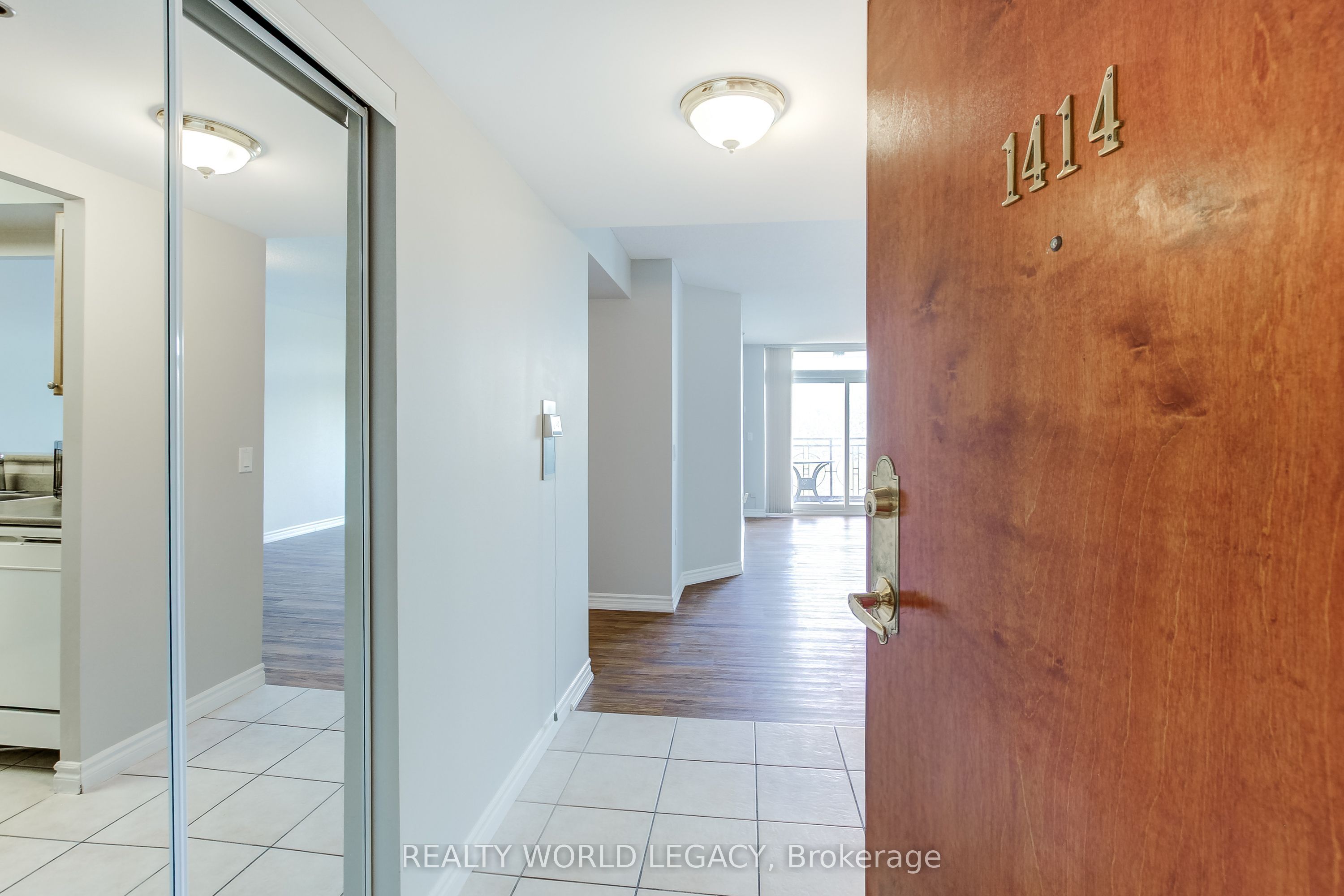 100 Burloak Drive 1414, Burlington, ON L7L 6P6 photo 2