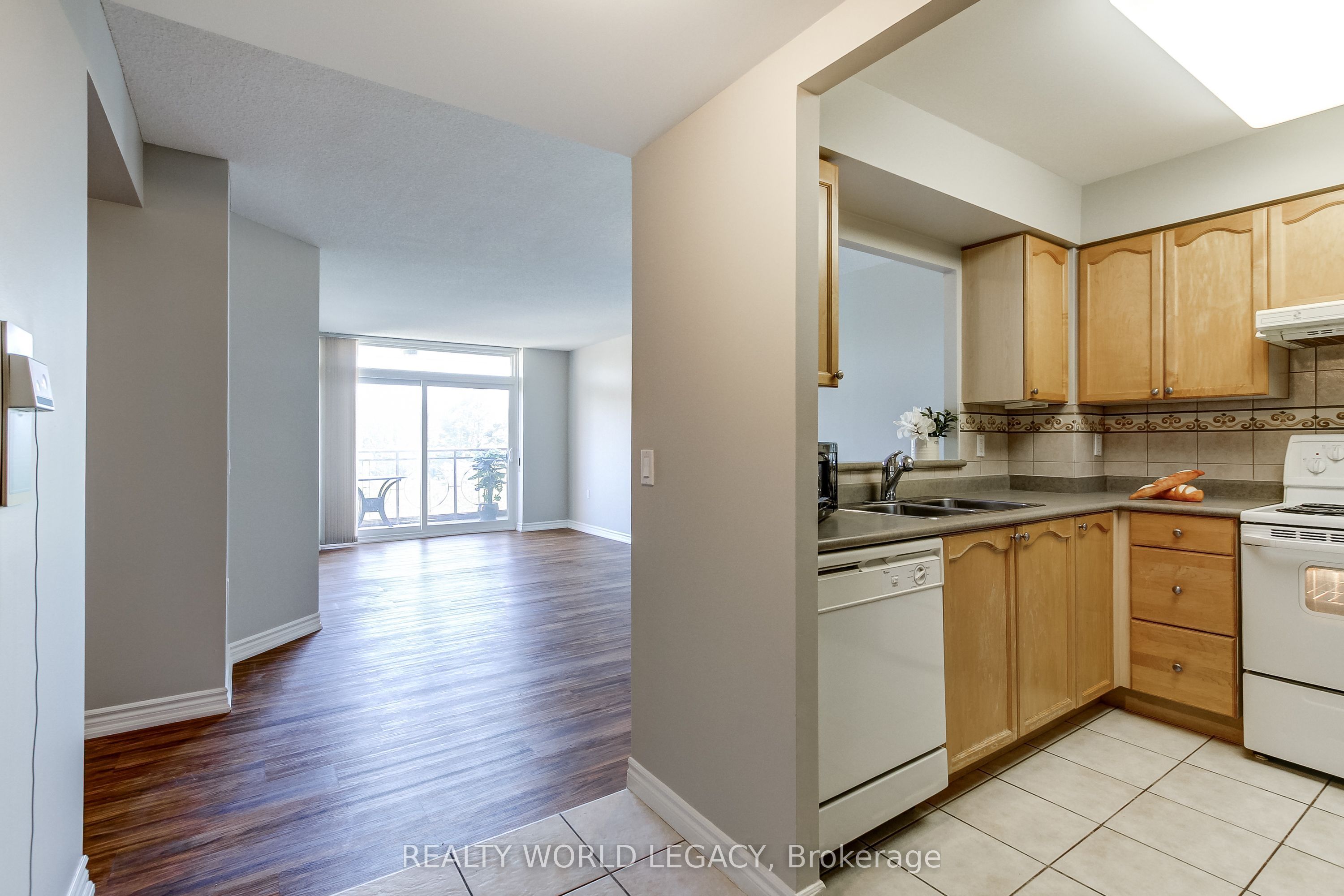 100 Burloak Drive 1414, Burlington, ON L7L 6P6 photo 3