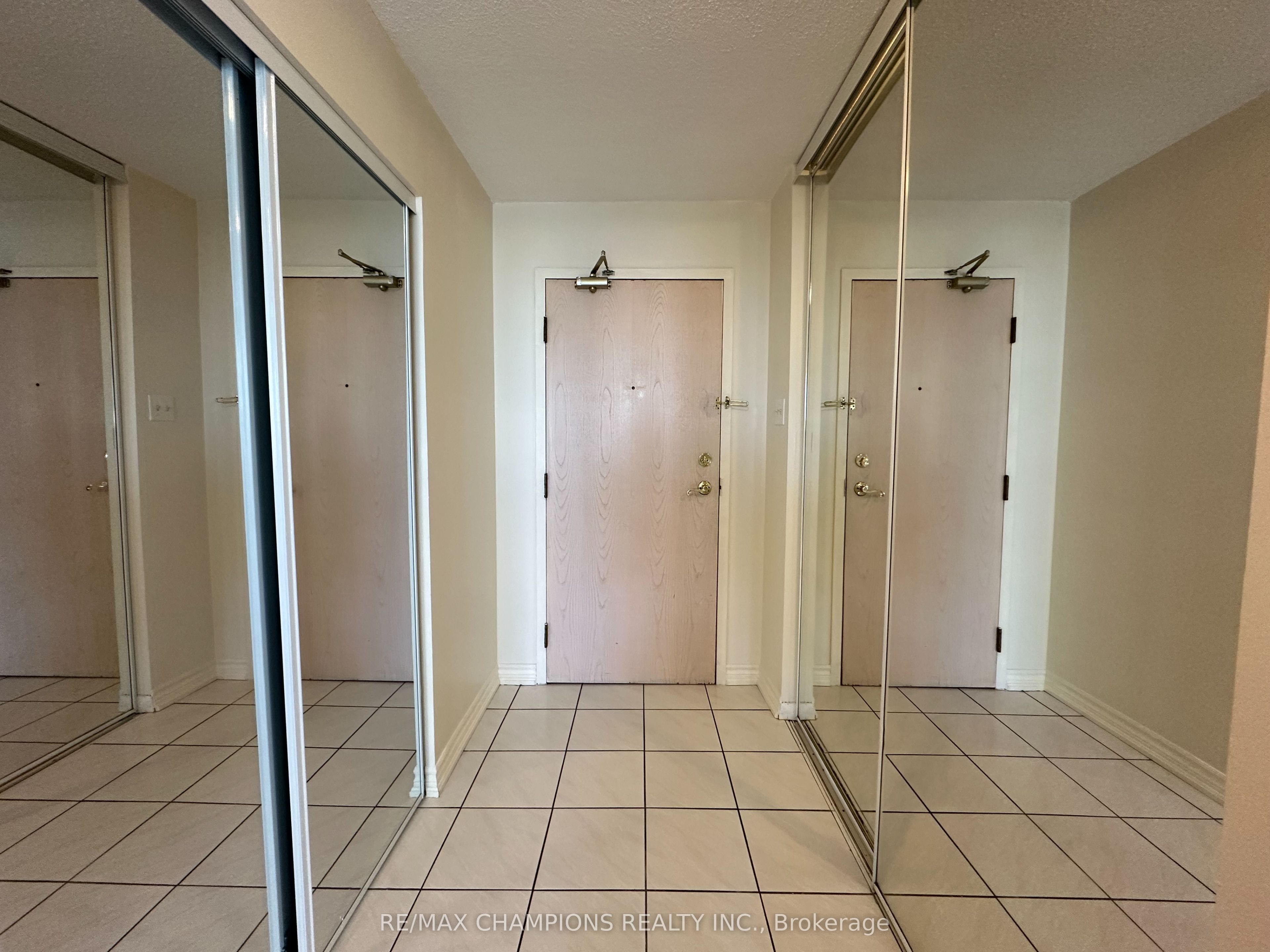 400 Webb Drive 1204, Mississauga, ON L5B 3Z7 photo 4