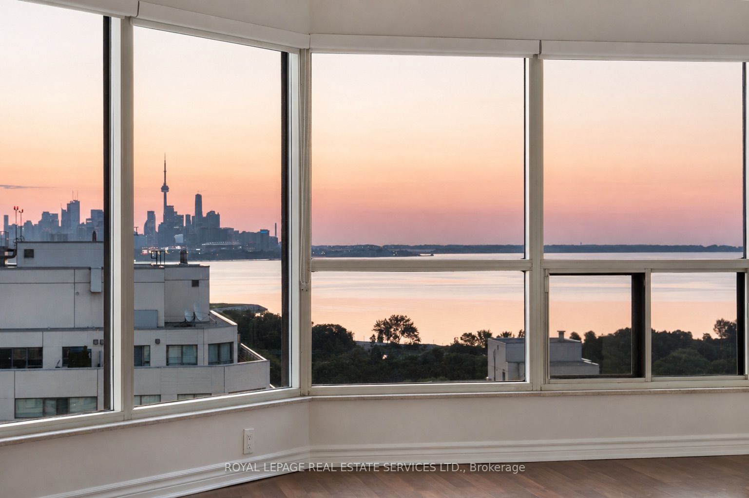 2269 Lake Shore Boulevard W 2105, Toronto, ON M8V 3X6