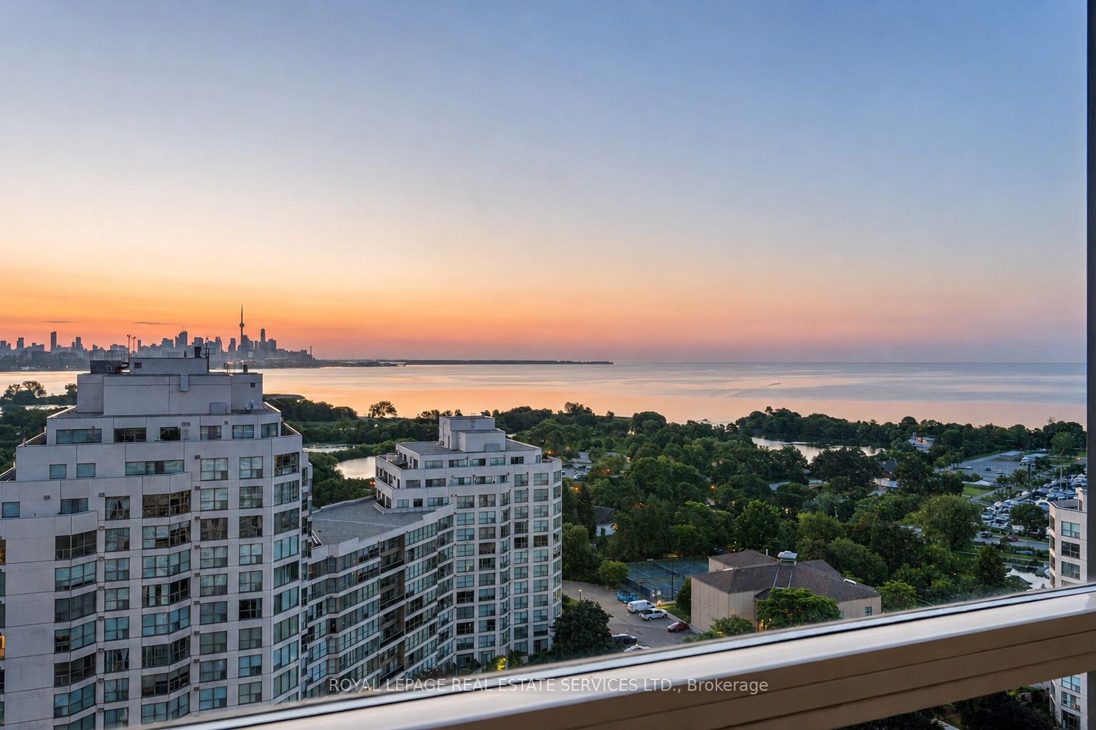 2269 Lake Shore Boulevard W 2105, Toronto, ON M8V 3X6 photo 2