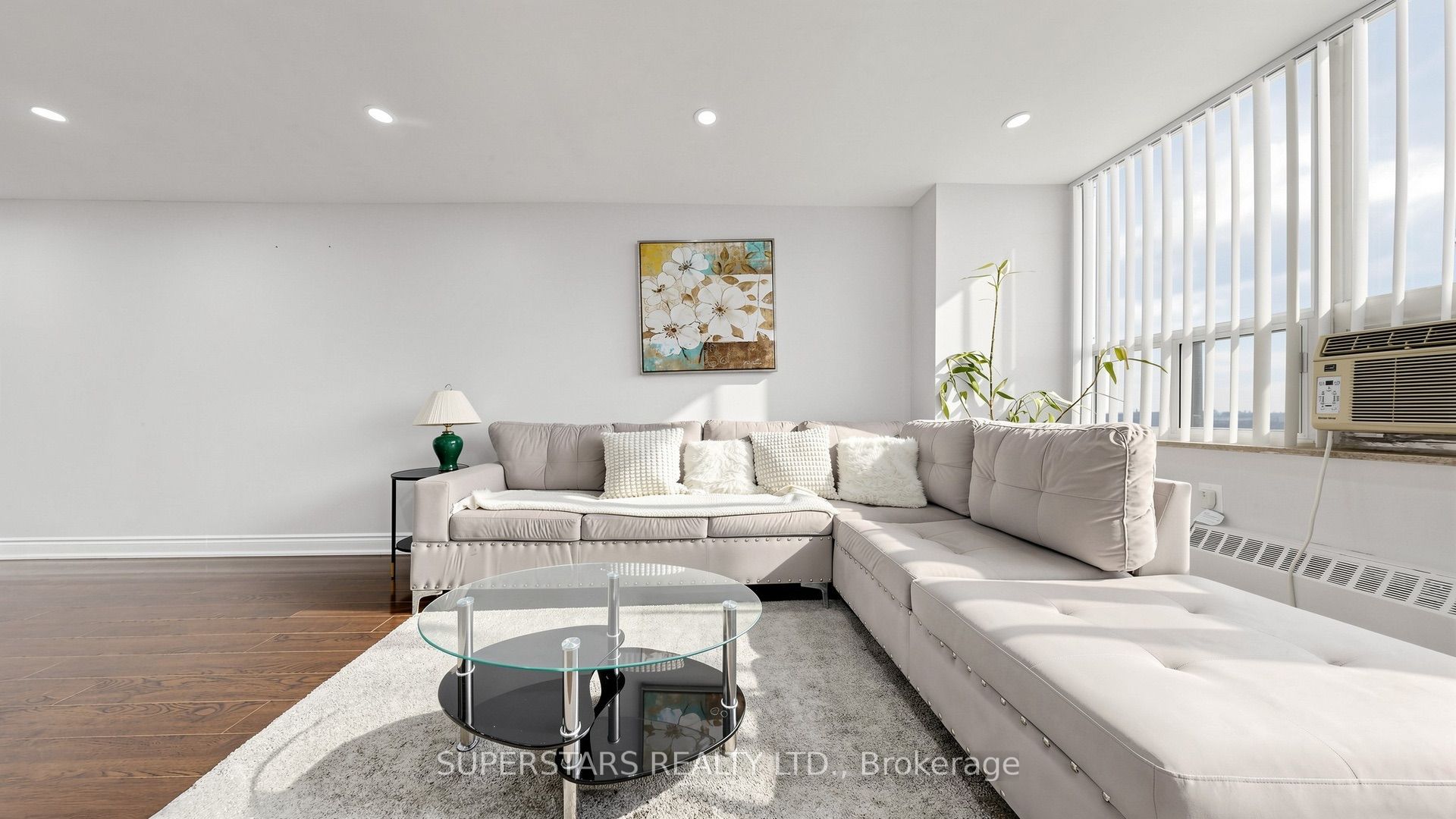 390 Dixon Road 1906, Toronto, ON M9R 1T4 photo 5