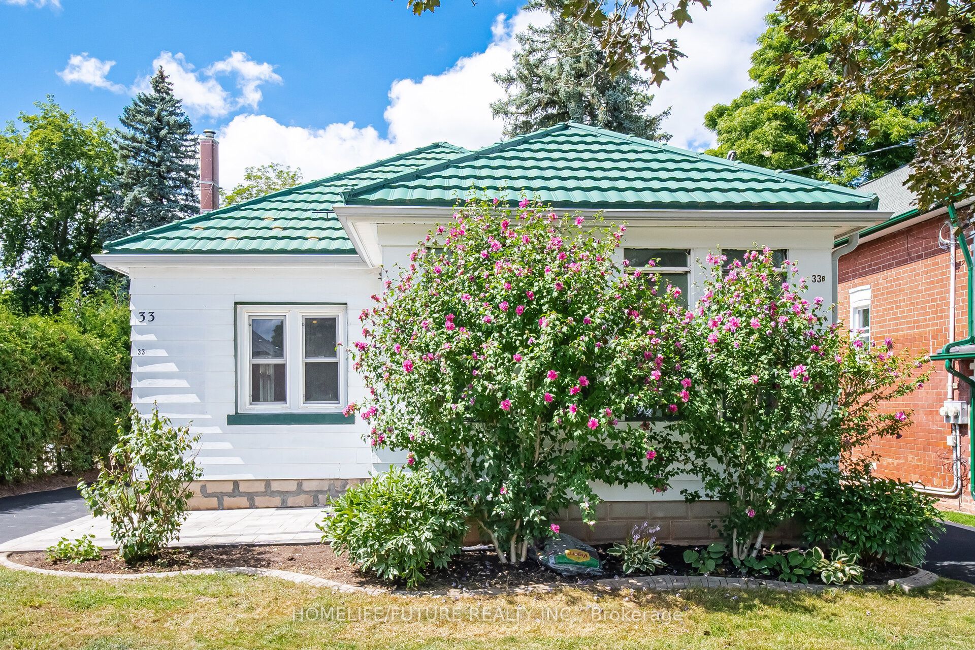 33 Brock Street, Halton Hills, ON L7J 1N3
