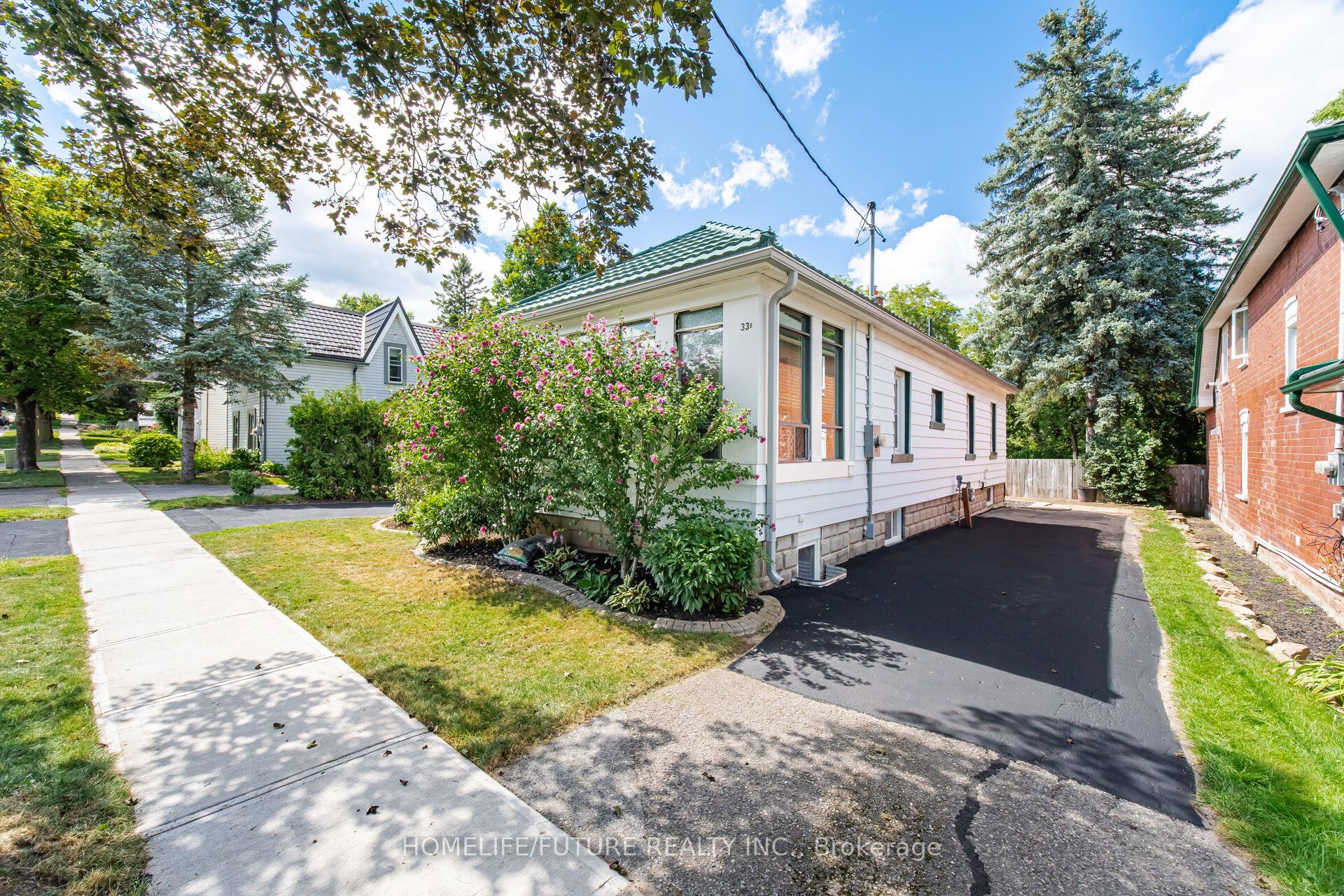 33 Brock Street, Halton Hills, ON L7J 1N3 photo 3