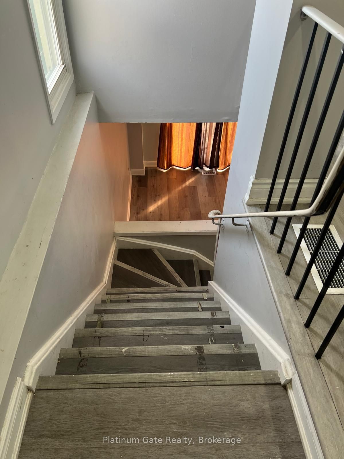 108 Courtleigh Square, Brampton, ON L6Z 1J3 photo 4
