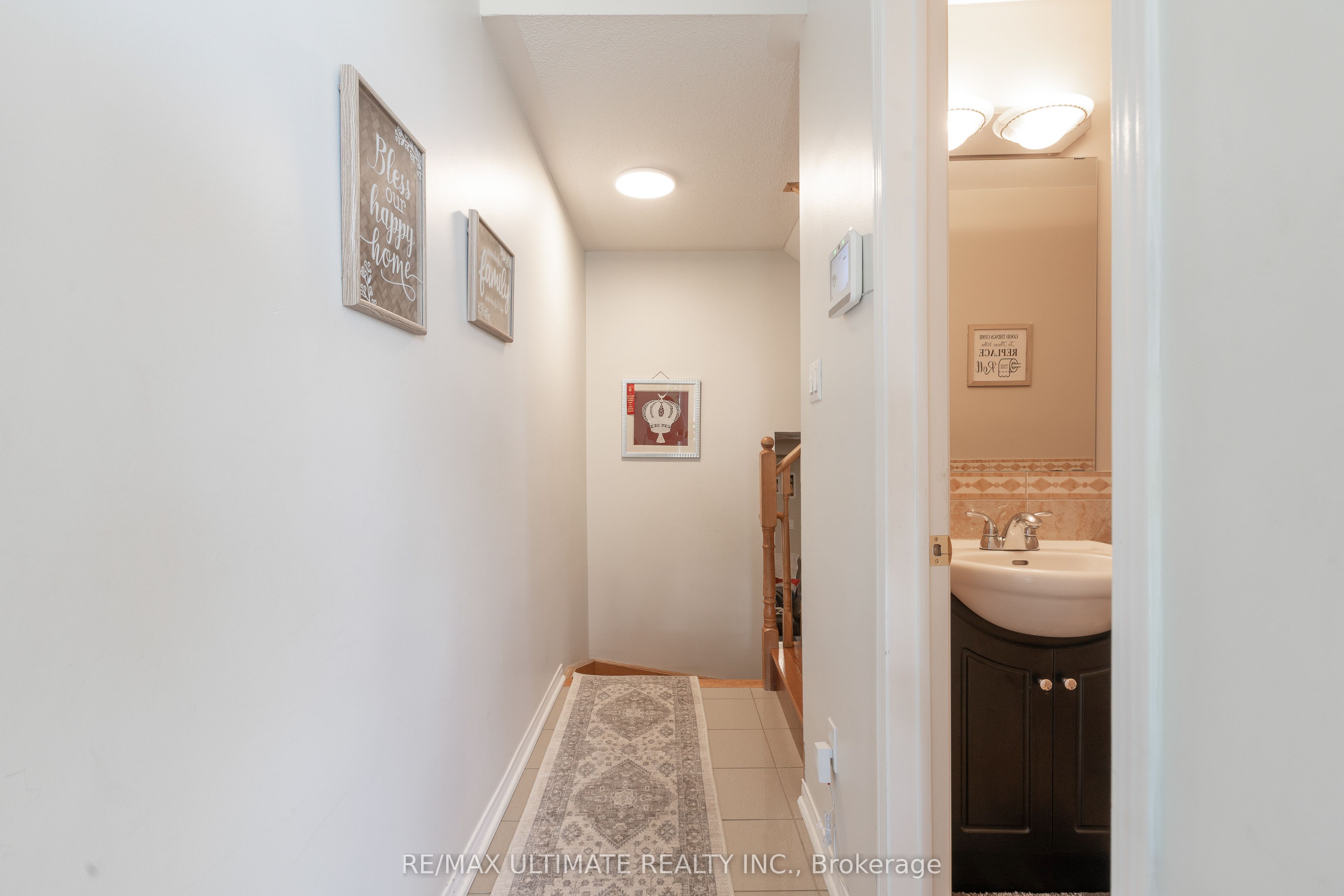 6560 Opera Glass Crescent, Mississauga, ON L5W 1S1 photo 3