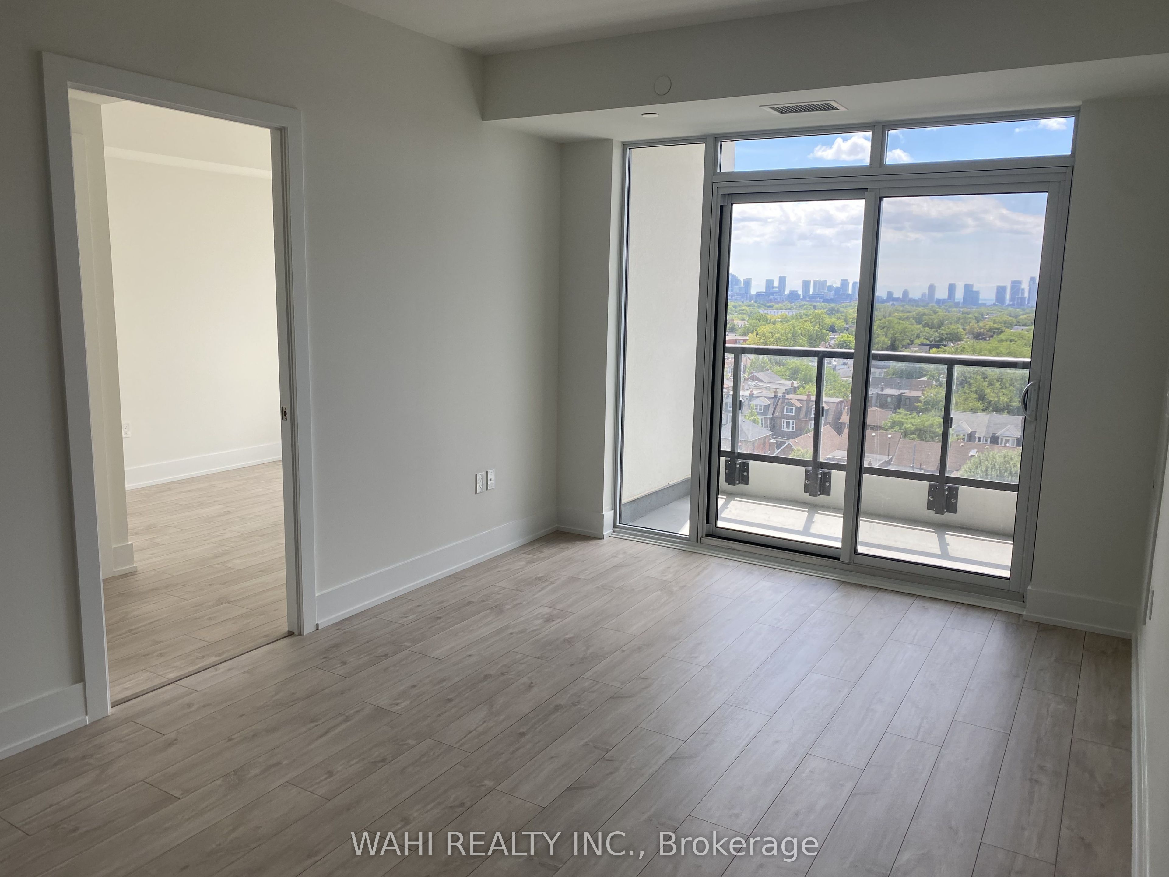 858 dupont Street W 837, Toronto, ON M6G 0C1 photo 3