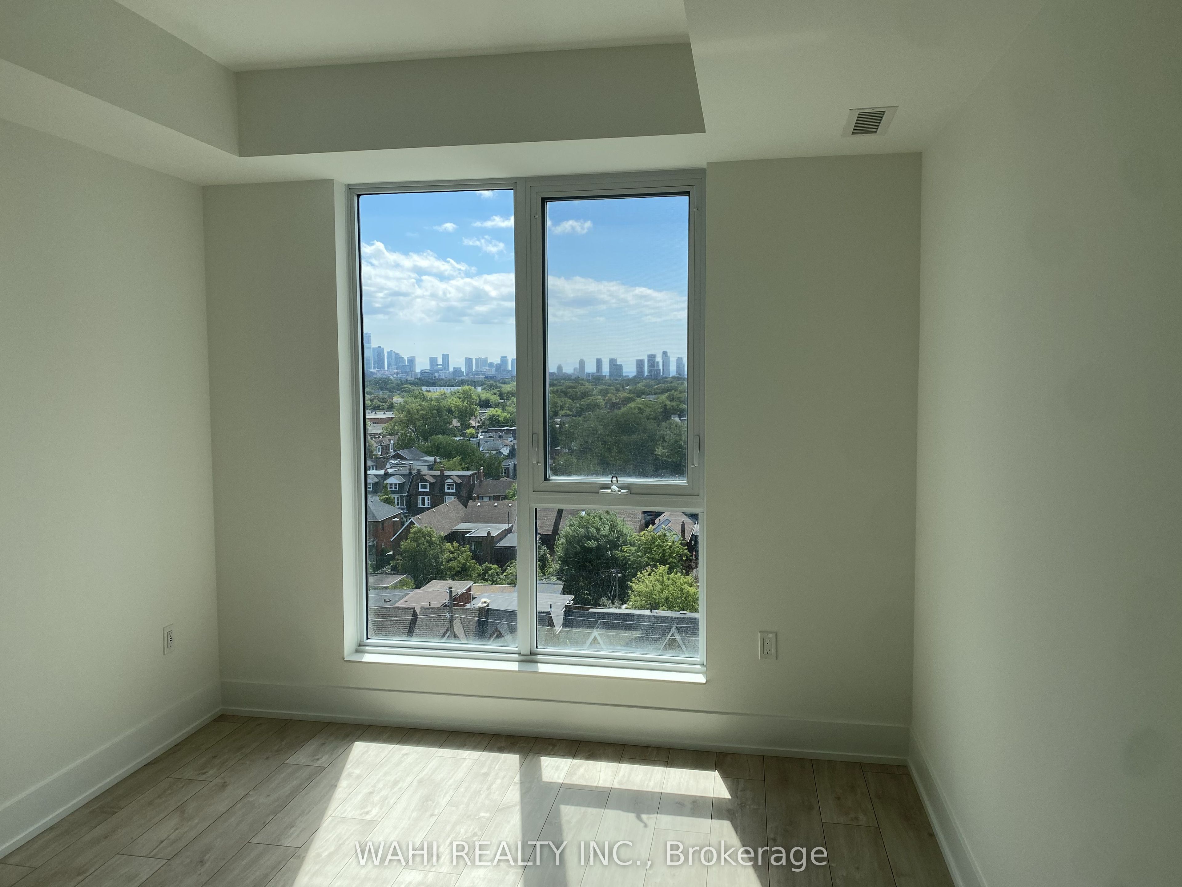 858 dupont Street W 837, Toronto, ON M6G 0C1 photo 4