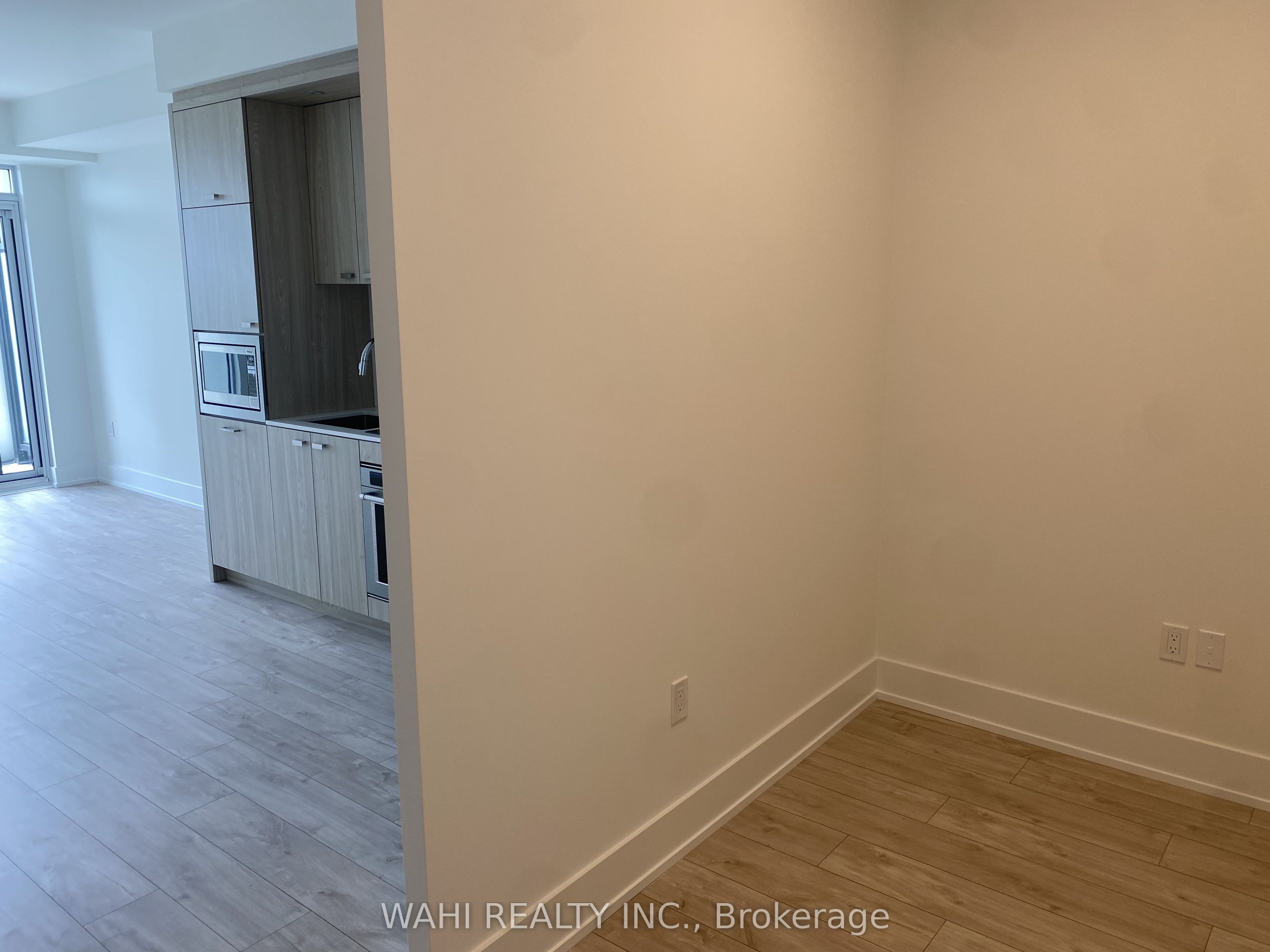 858 dupont Street W 837, Toronto, ON M6G 0C1 photo 5