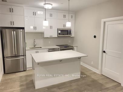 3265 Carding Mill Trail 221, Oakville, ON L6M 0W6