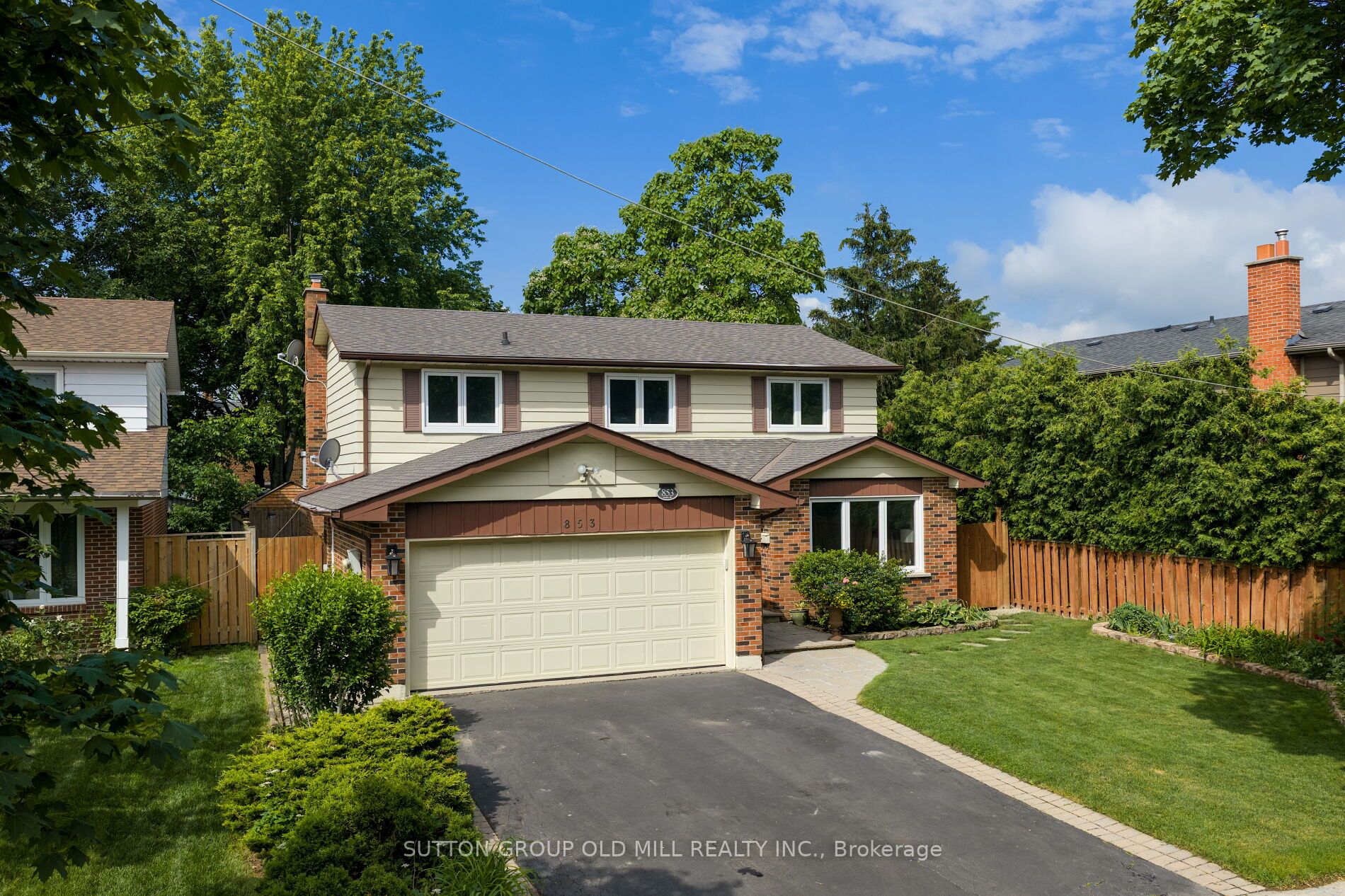 853 Kowal Drive, Mississauga, ON L5H 3T3 photo 2
