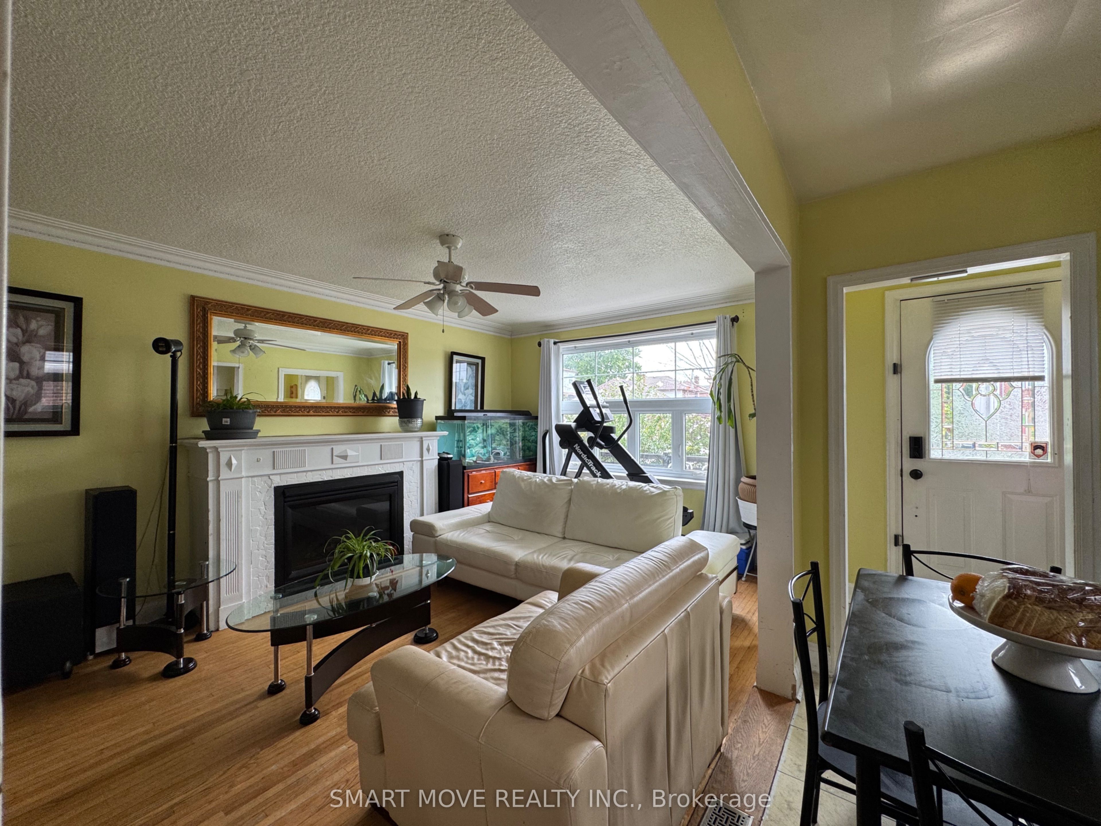 66 Beechborough Avenue, Toronto, ON M6M 1Z5 photo 2