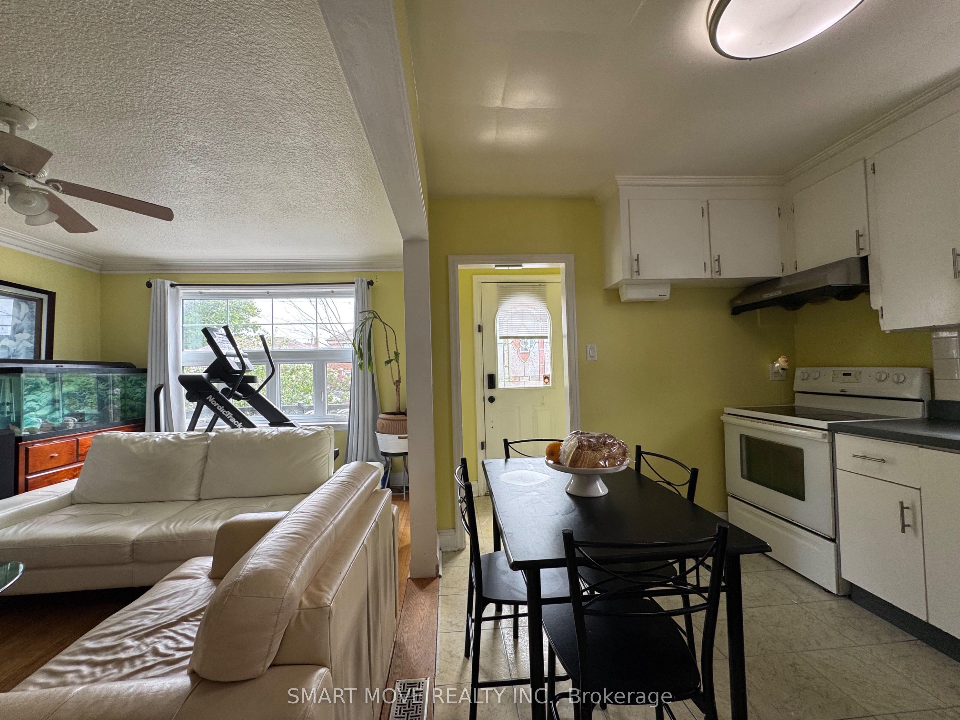 66 Beechborough Avenue, Toronto, ON M6M 1Z5 photo 5