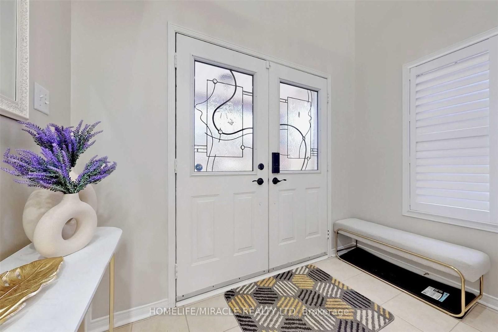 3258 Angel Pass Drive, Mississauga, ON L5M 7J7