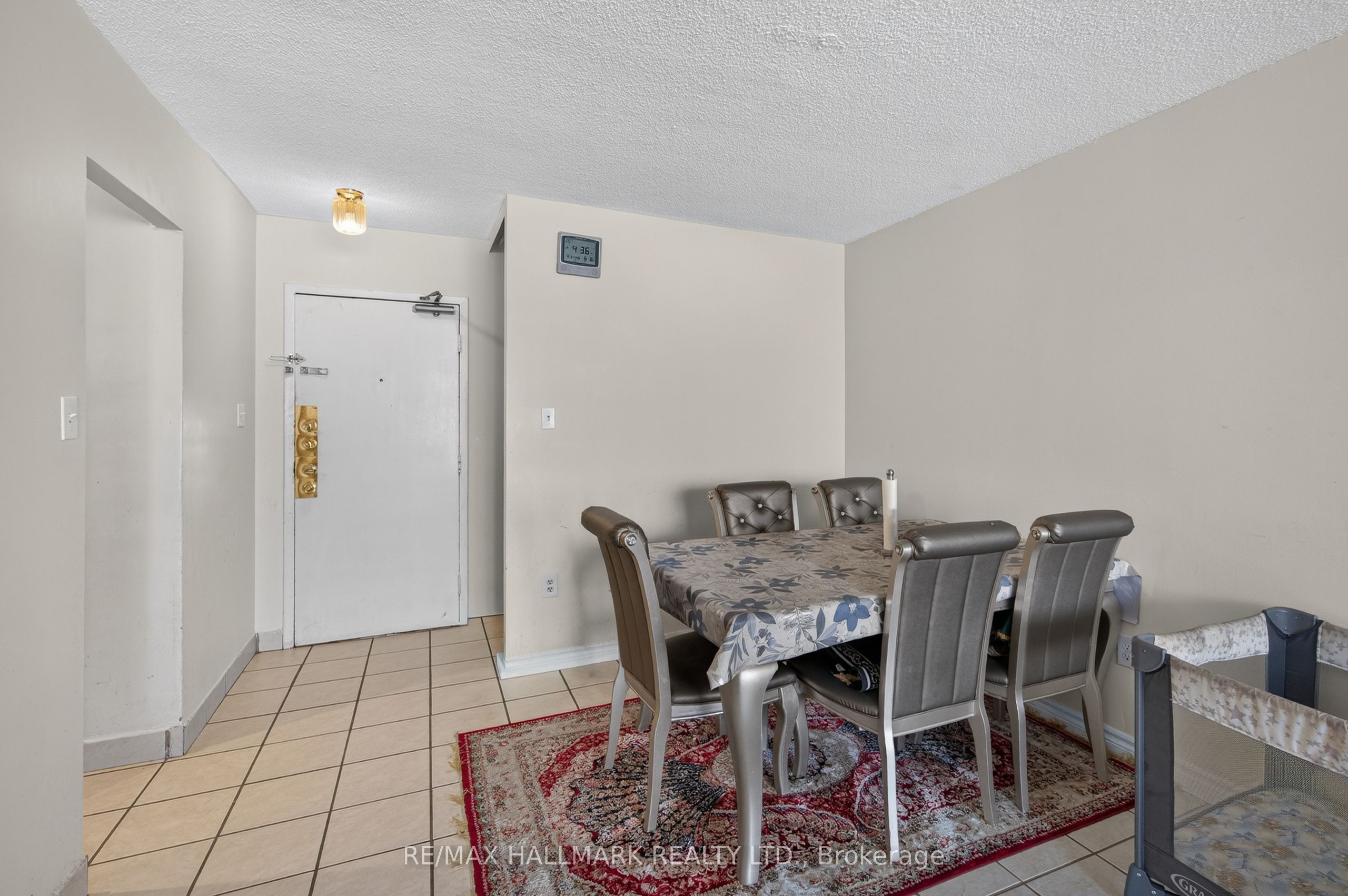 370 Dixon Road 912, Toronto, ON M9R 1T2 photo 5