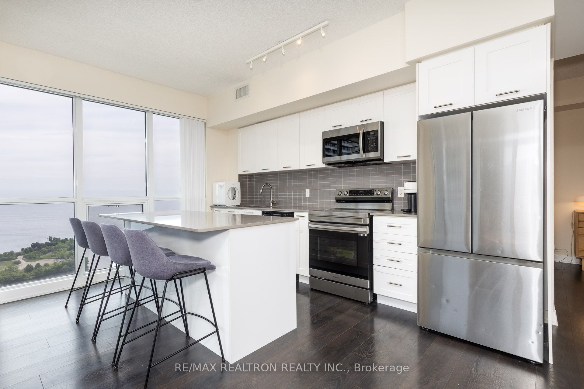 2200 Lake Shore Boulevard W 3509, Toronto, ON M8V 1A4 photo 4