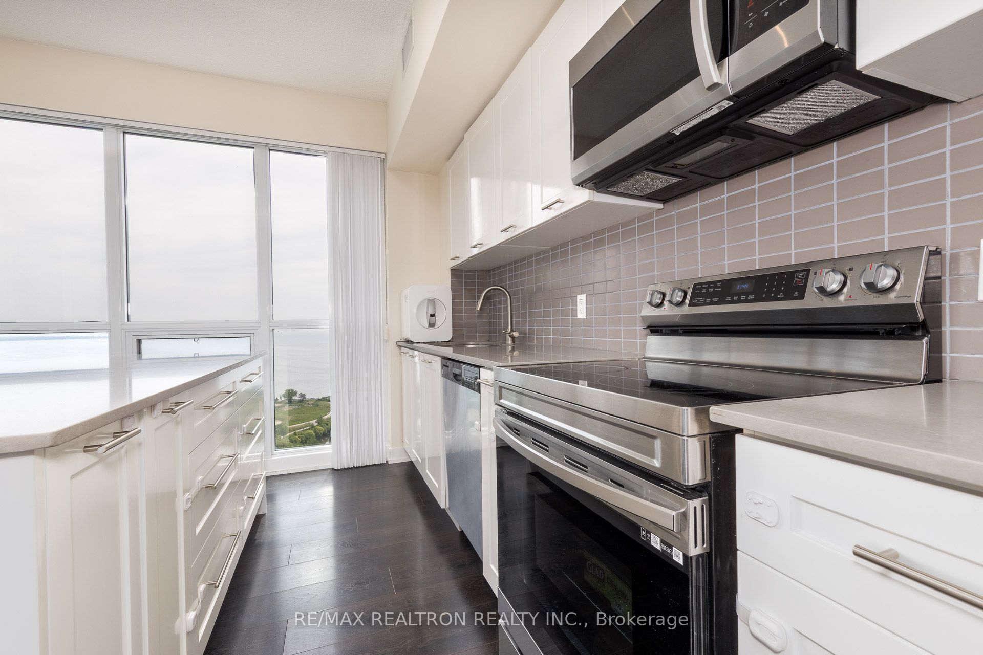 2200 Lake Shore Boulevard W 3509, Toronto, ON M8V 1A4 photo 5