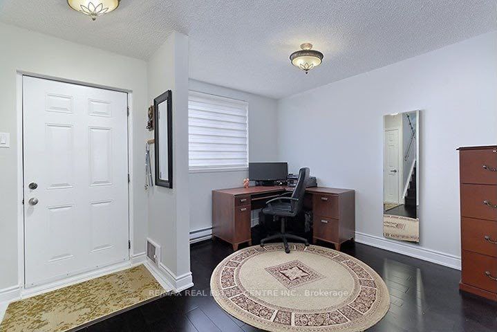 2170 Bromsgrove Road 200, Mississauga, ON L5J 4J2 photo 2