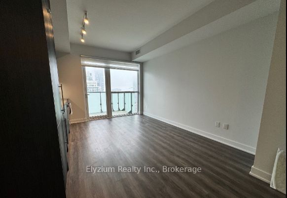4130 Parkside Village Drive 2209, Mississauga, ON L5B 3M8 photo 5