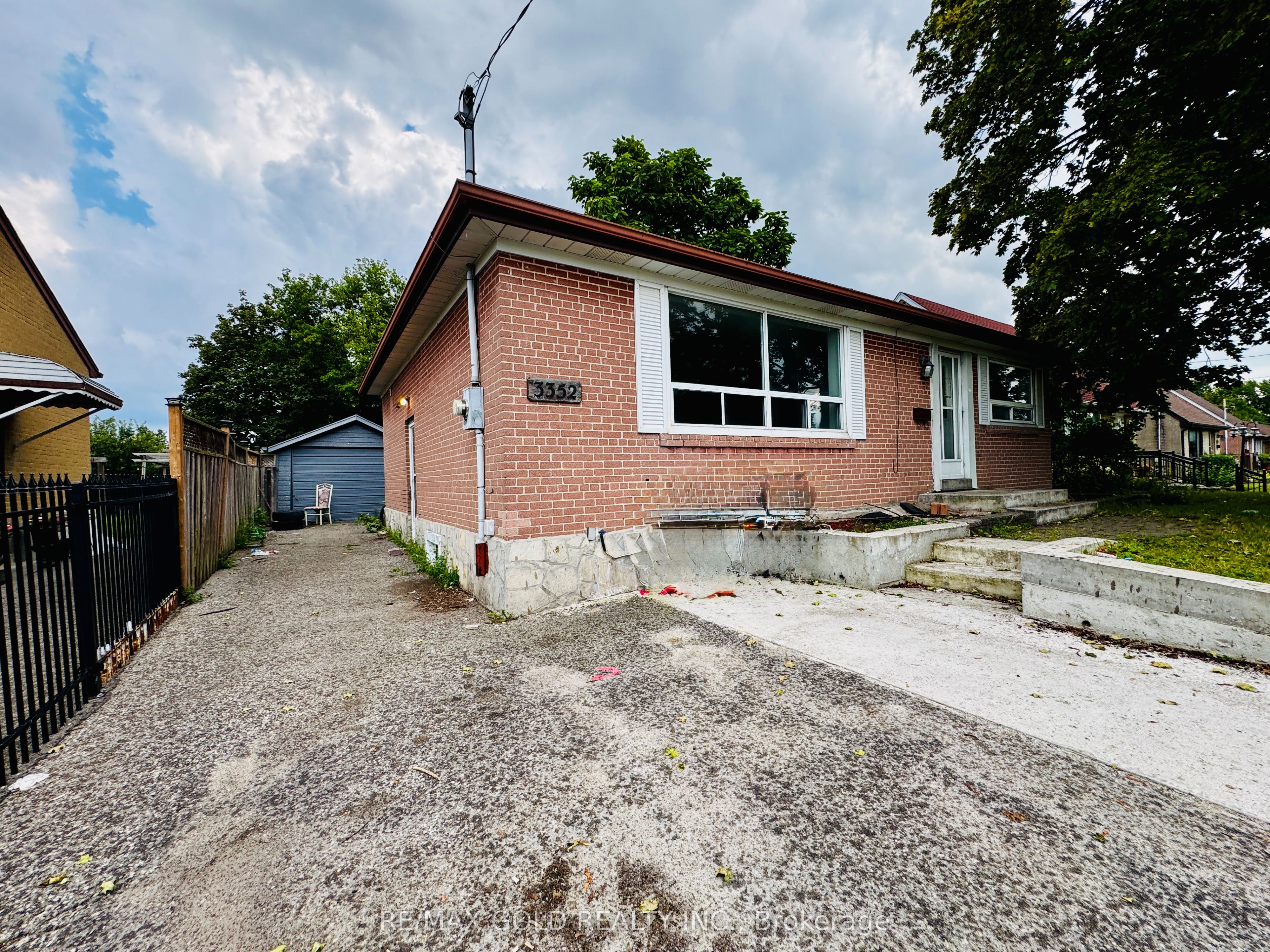 3352 Etude Drive, Mississauga, ON L4T 1T3 photo 3