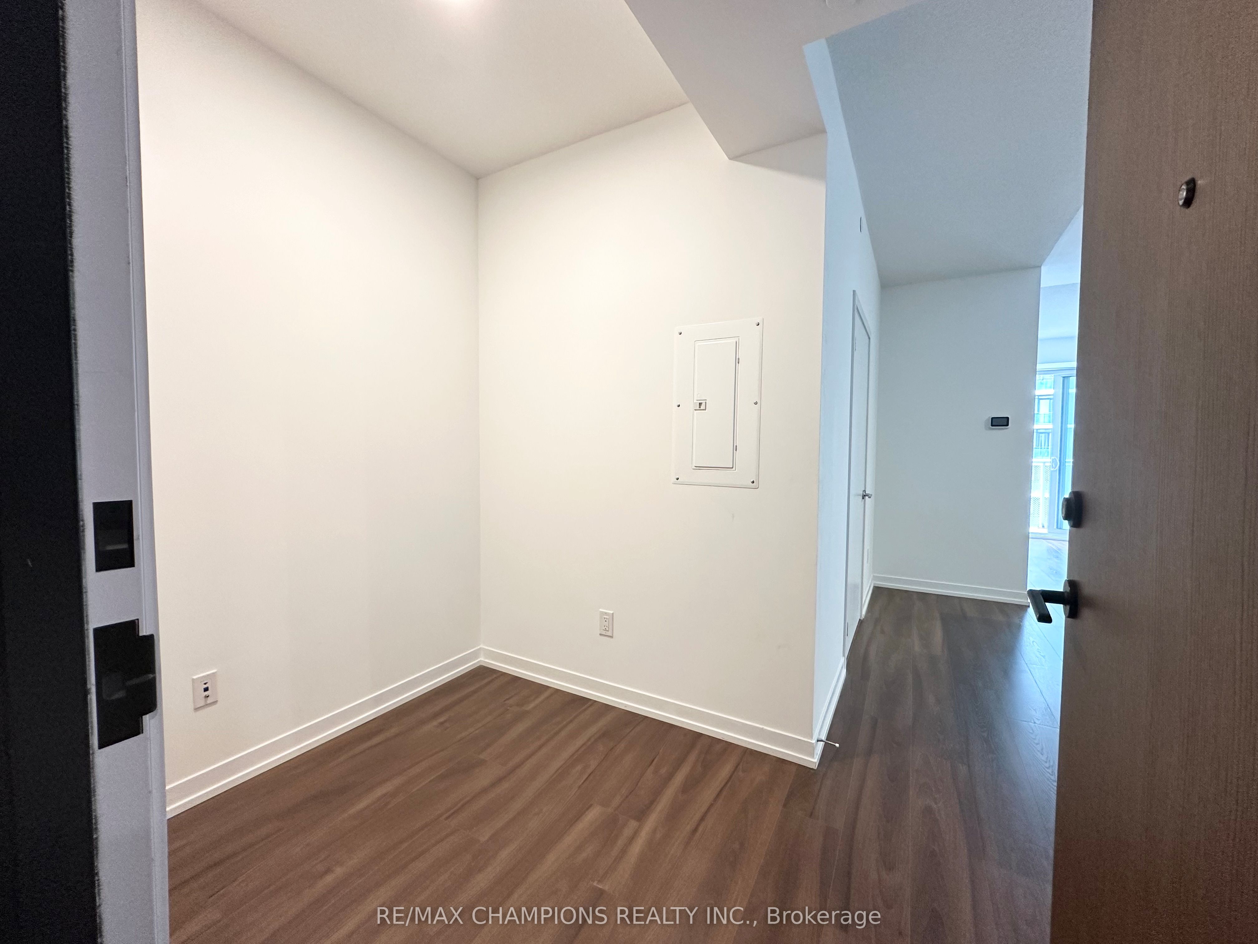 4065 Confederation Parkway 1402, Mississauga, ON L5B 0L4 photo 4