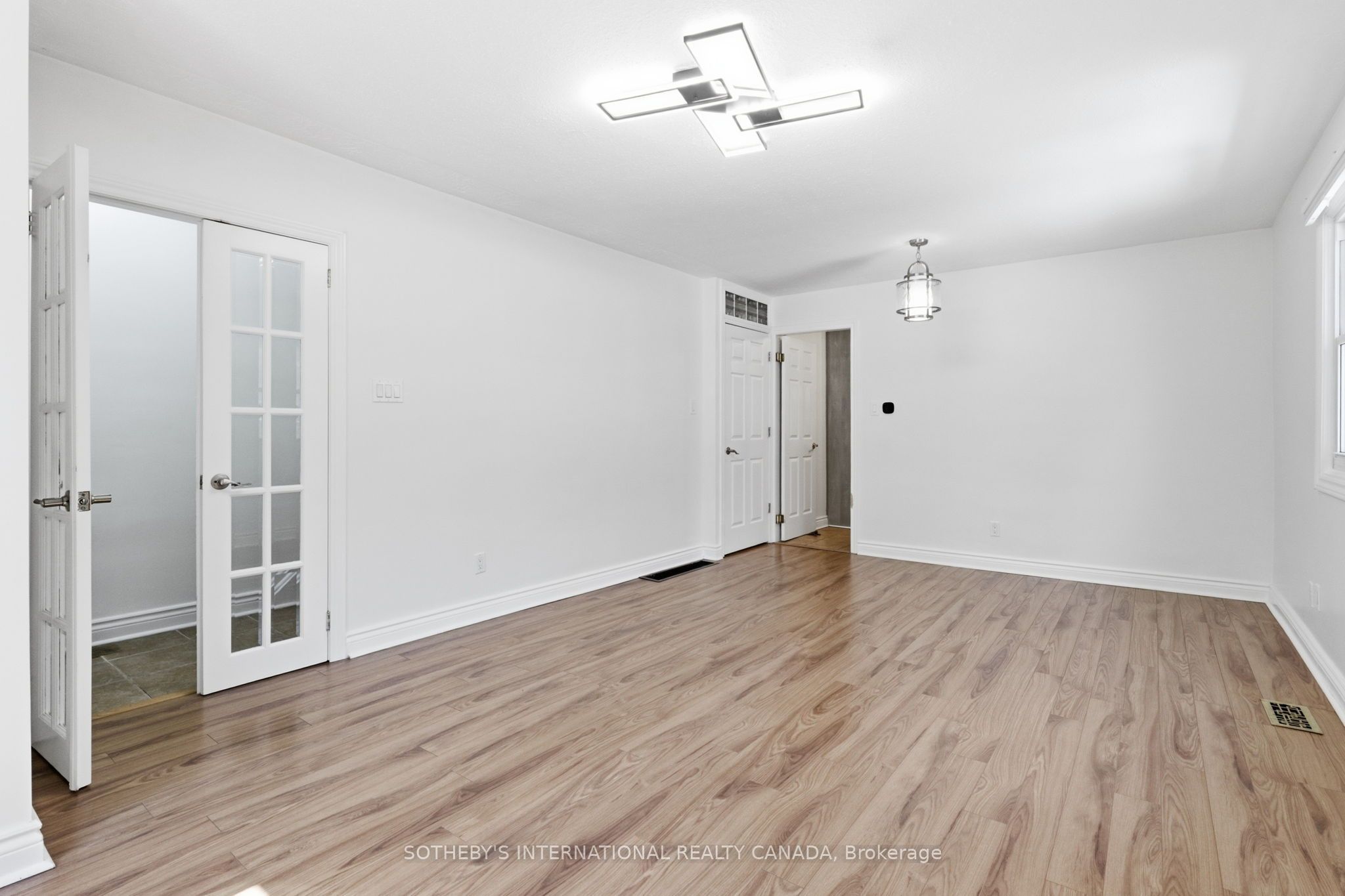 26 Magwood Court, Toronto, ON M6S 2M5 photo 3