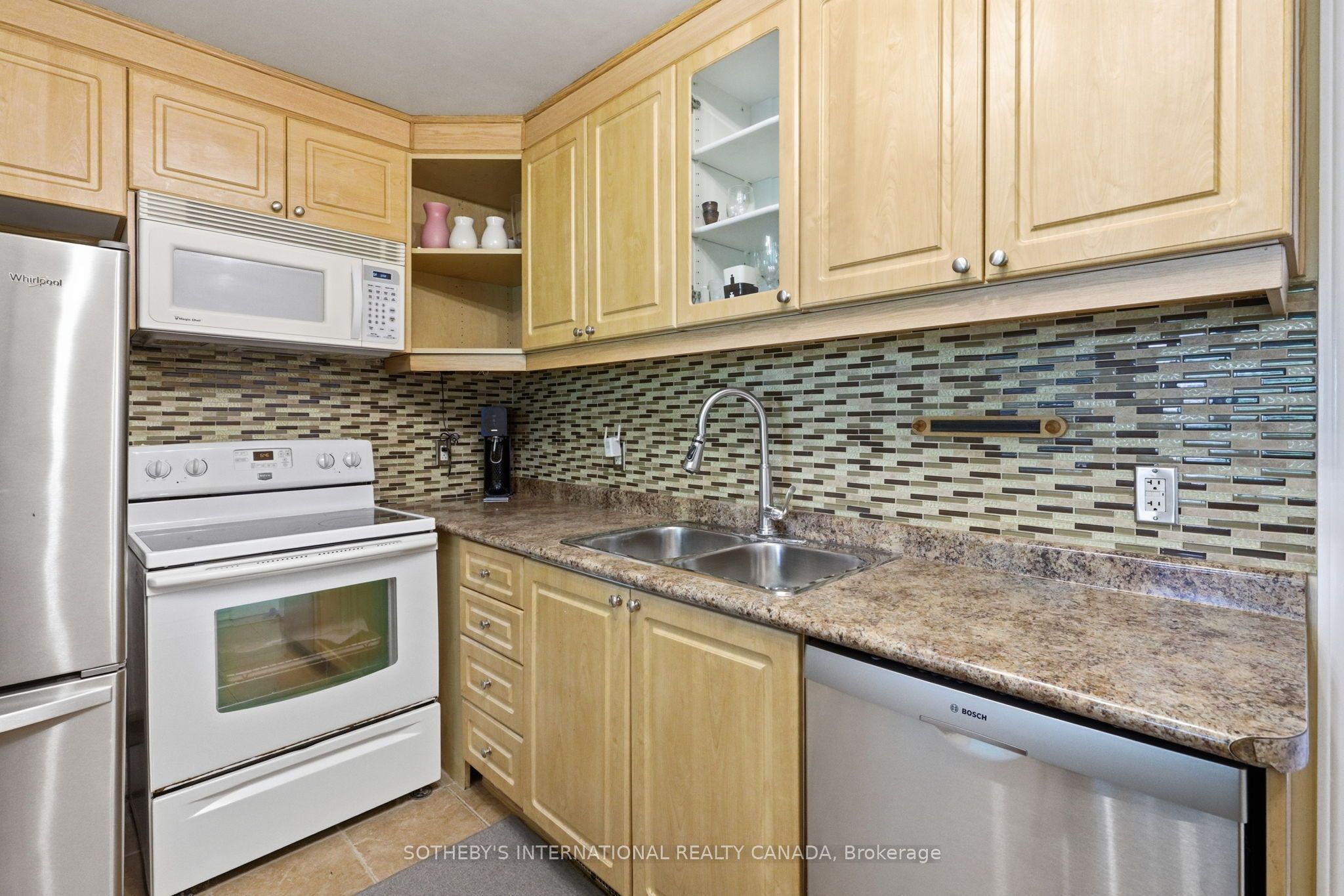 26 Magwood Court, Toronto, ON M6S 2M5 photo 5