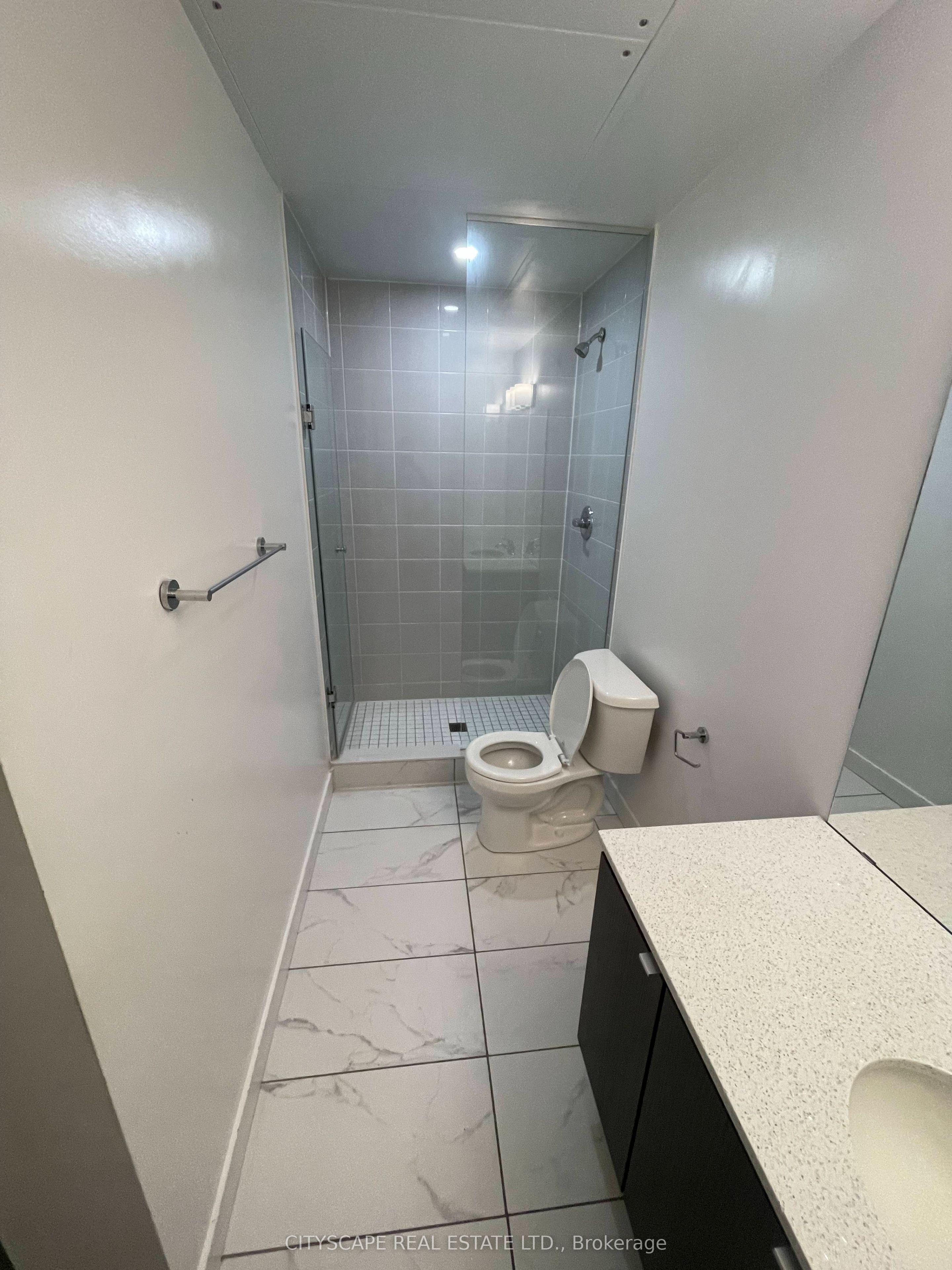 2433 Dufferin Street PH09, Toronto, ON M6E 3T3 photo 3