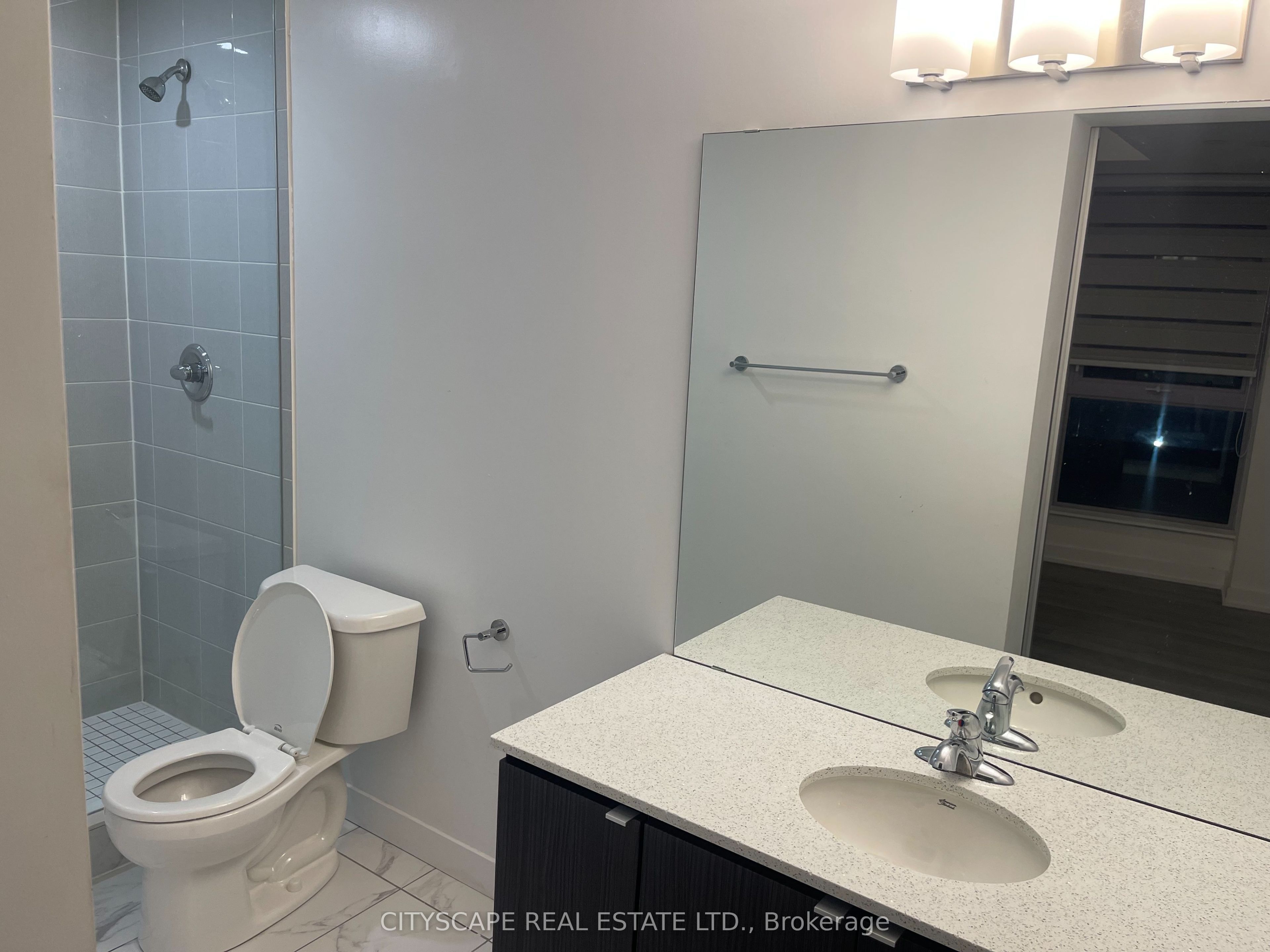 2433 Dufferin Street PH09, Toronto, ON M6E 3T3 photo 4