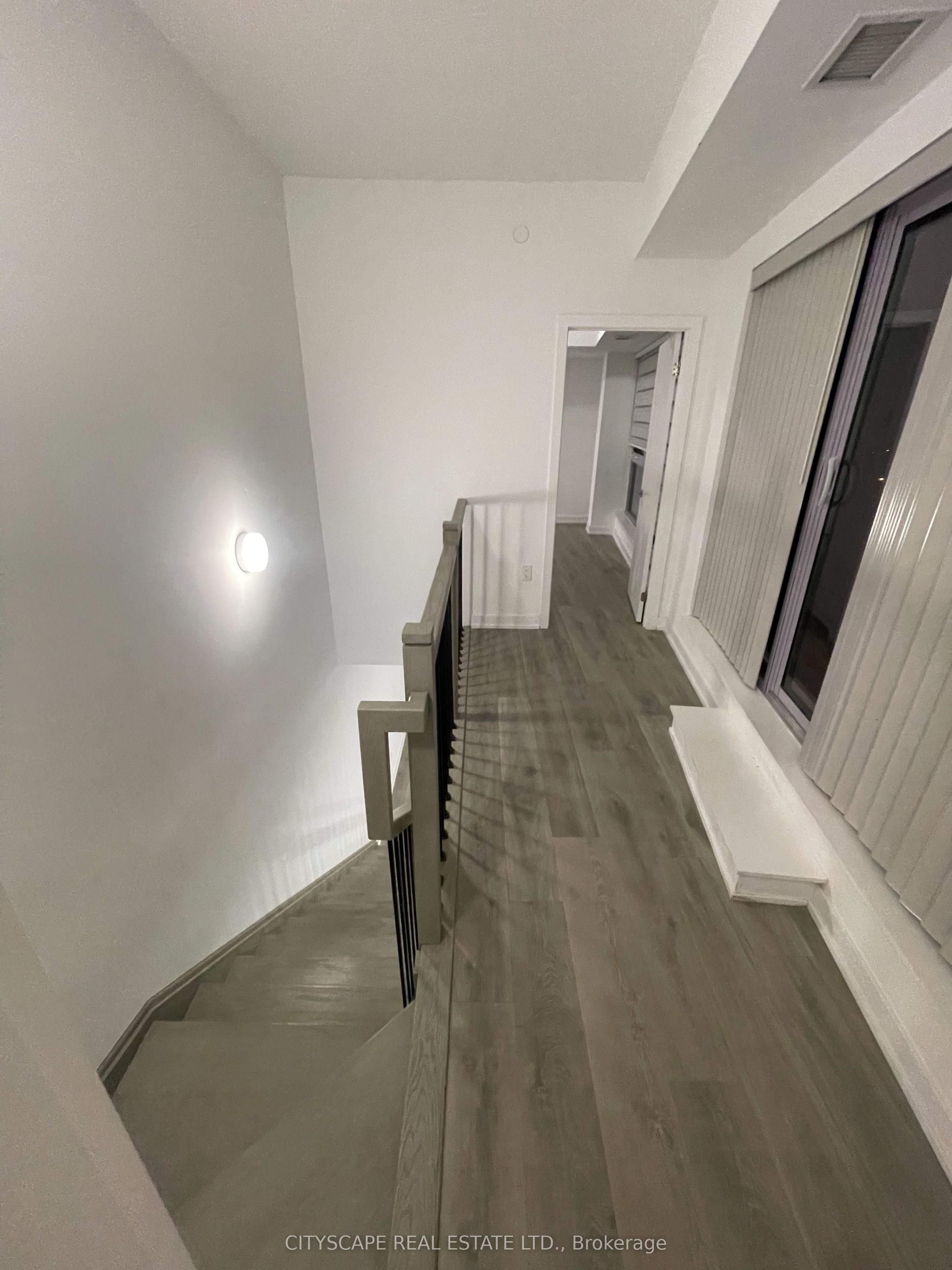 2433 Dufferin Street PH09, Toronto, ON M6E 3T3 photo 5