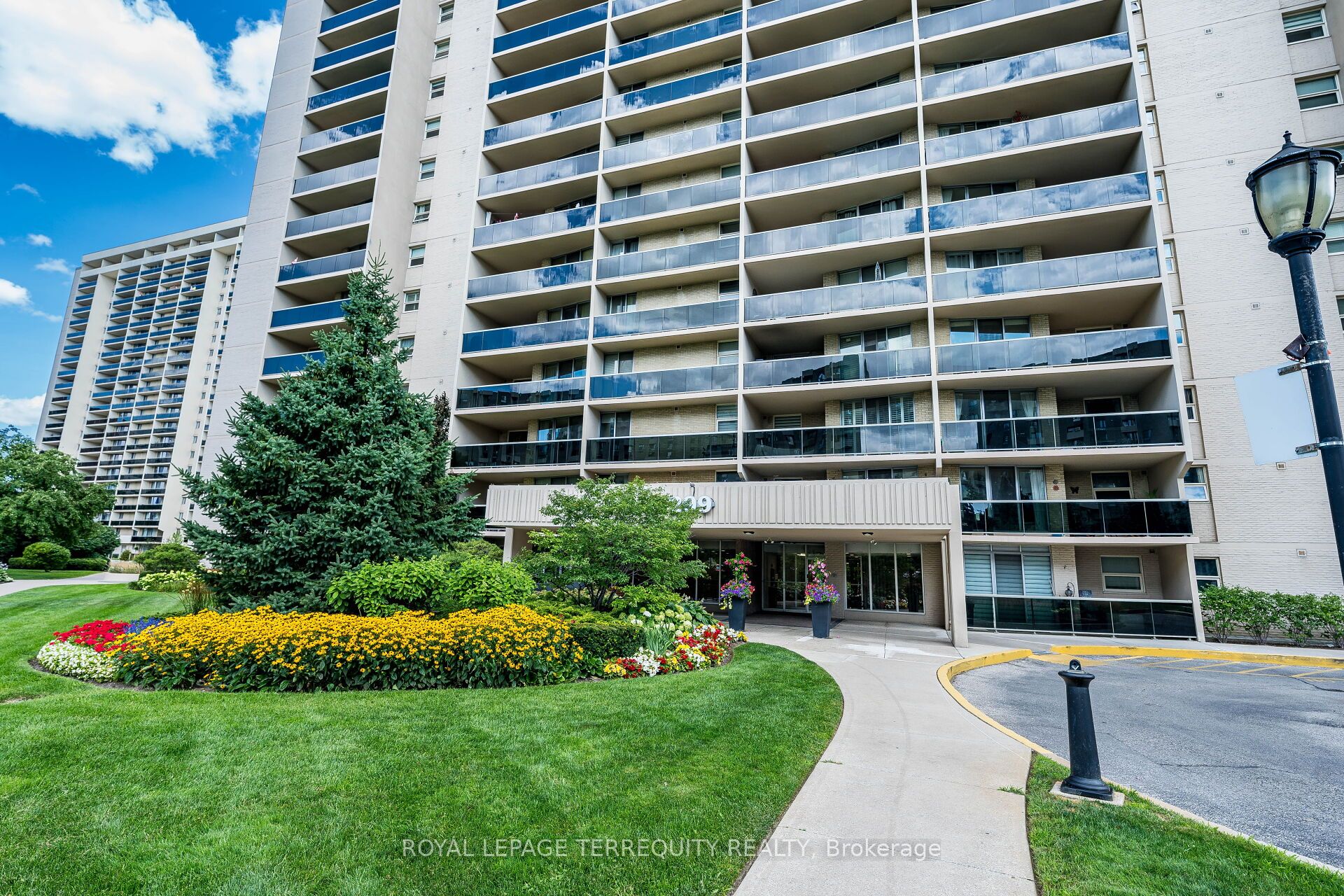 299 Mill Road 210, Toronto, ON M9C 4V9