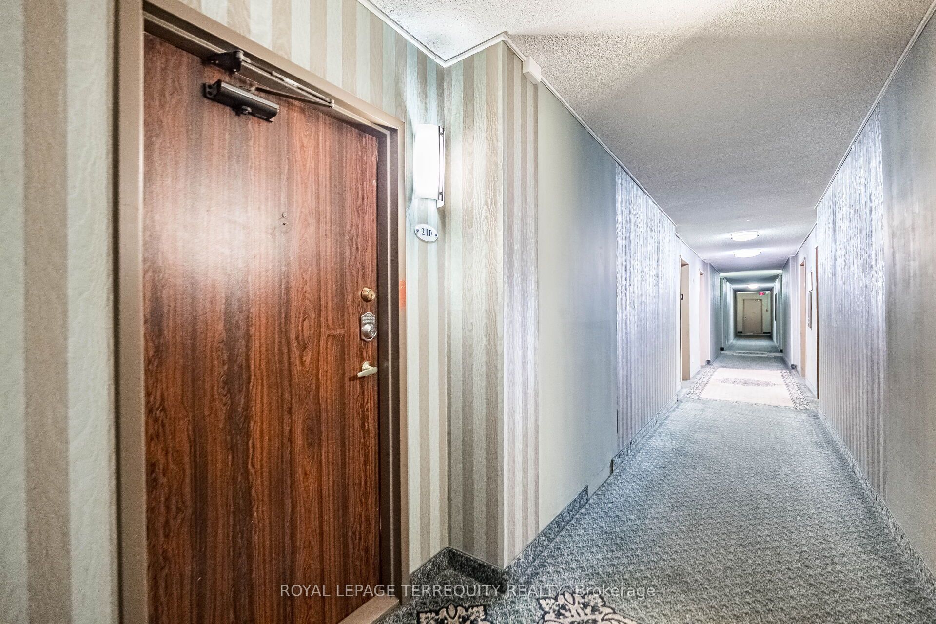 299 Mill Road 210, Toronto, ON M9C 4V9 photo 4