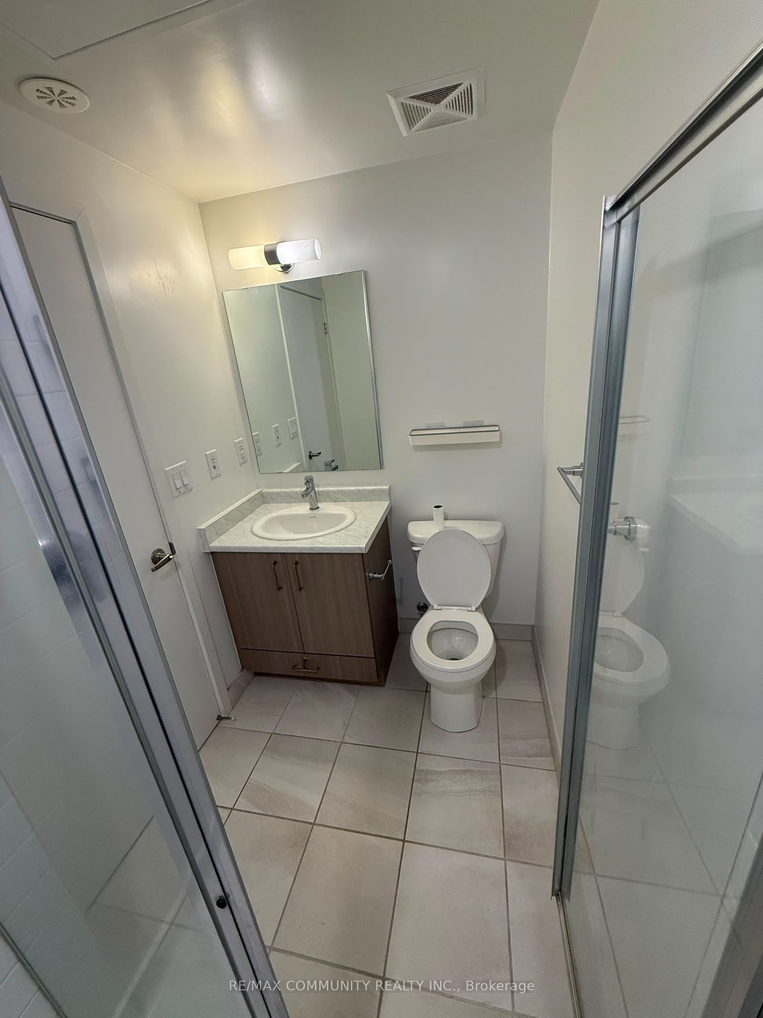 130 Canon Jackson Drive 109, Toronto, ON M6M 3Y4 photo 3