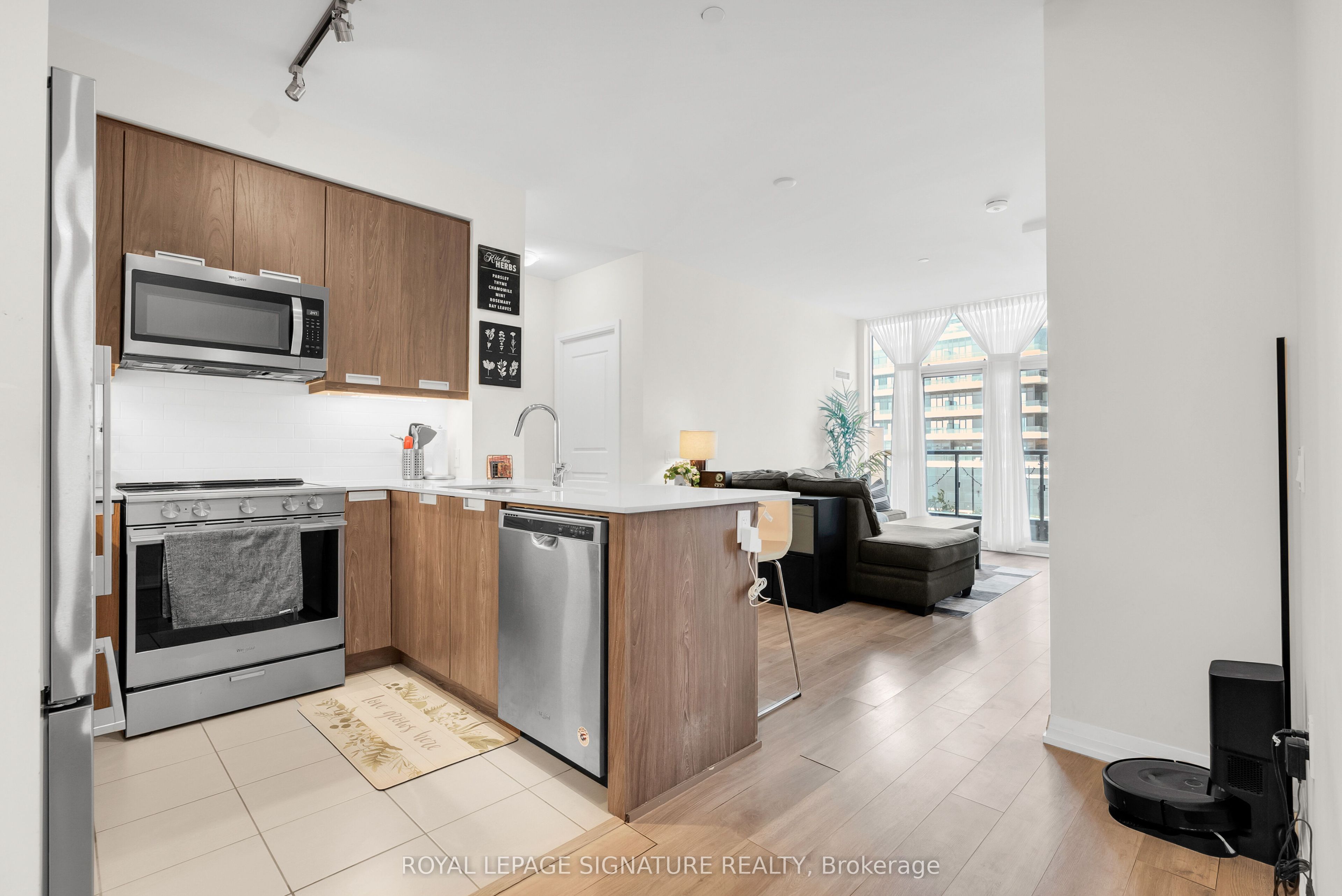 35 Watergarden Drive 218, Mississauga, ON L5R 0G8 photo 4