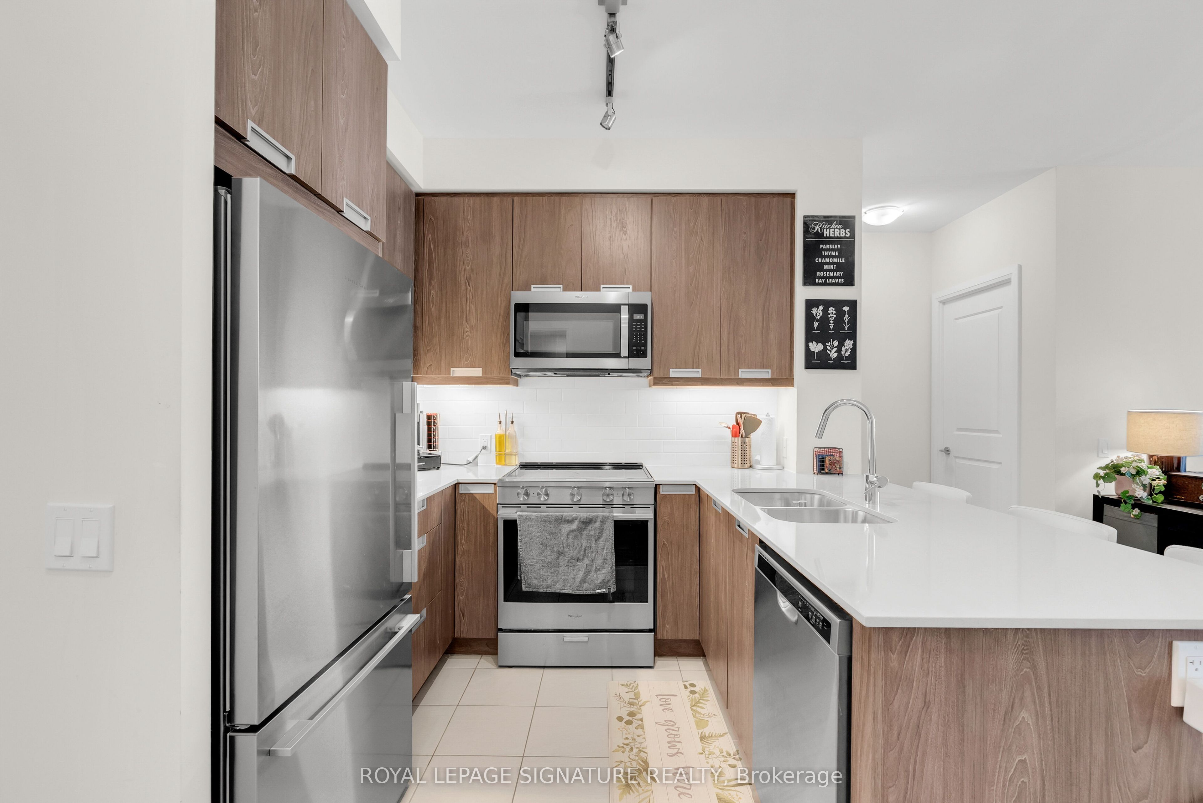 35 Watergarden Drive 218, Mississauga, ON L5R 0G8 photo 5