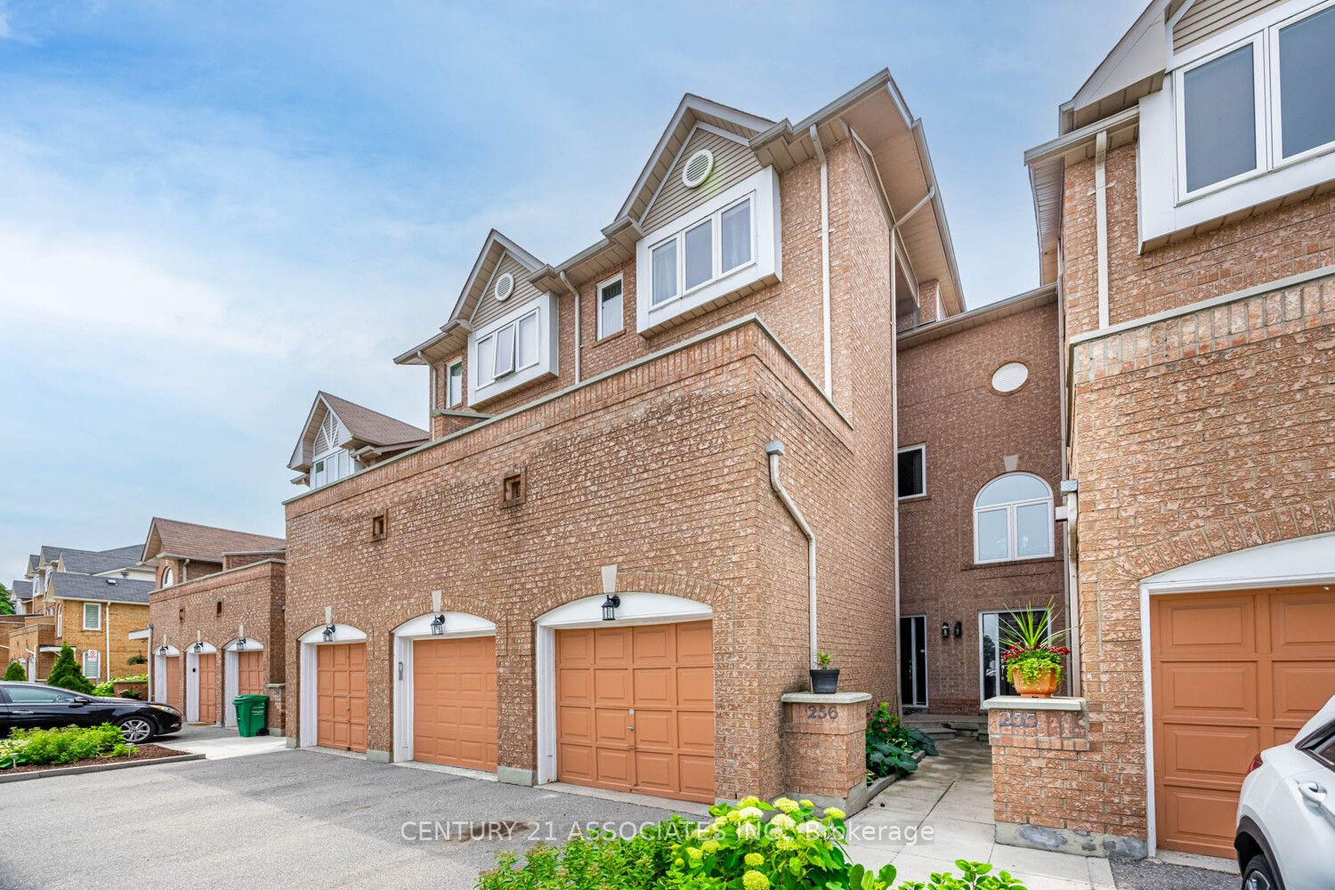 60 Barondale Drive 256, Mississauga, ON L4Z 3N8 photo 3