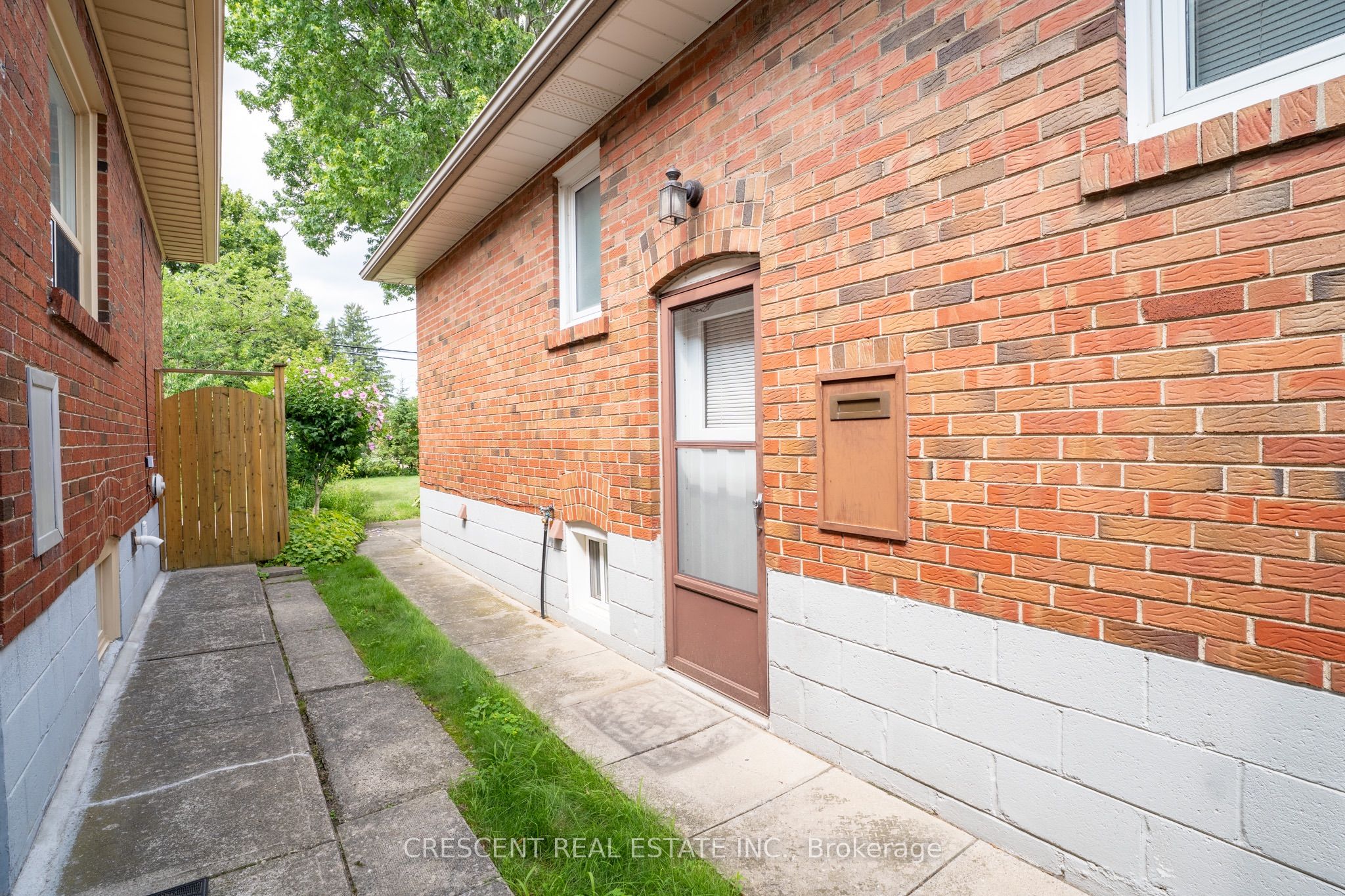 14 Claymore Drive LOWER, Toronto, ON M8Z 2R9 photo 2