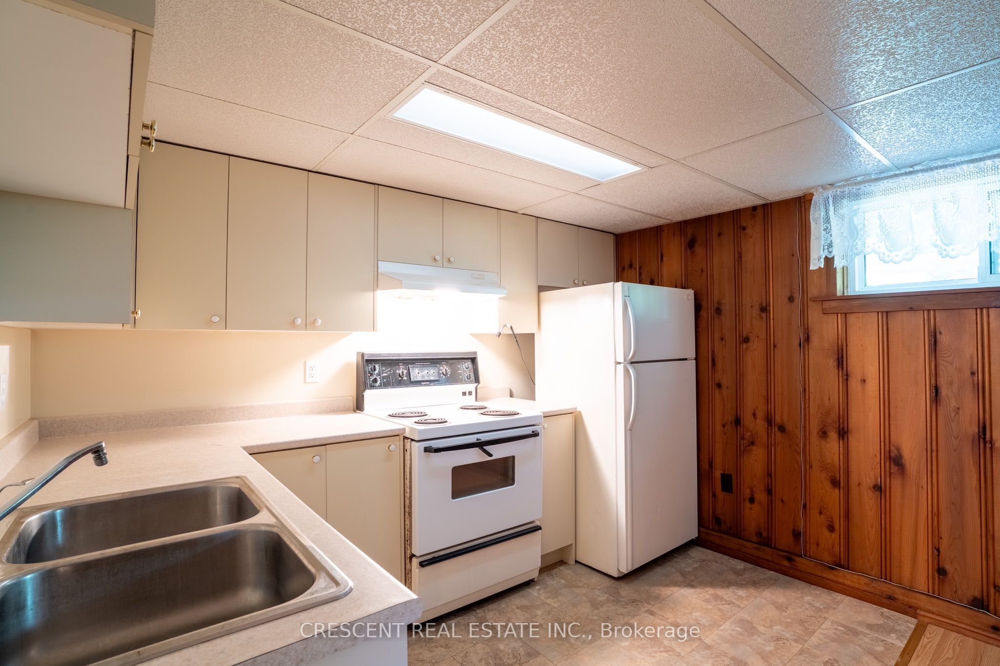 14 Claymore Drive LOWER, Toronto, ON M8Z 2R9 photo 3