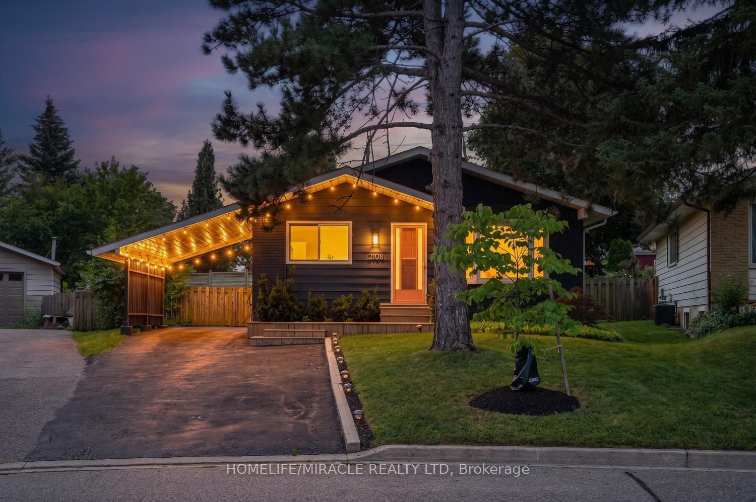 2108 Falmouth Terrace, Burlington, ON L7P 1X9 photo 2