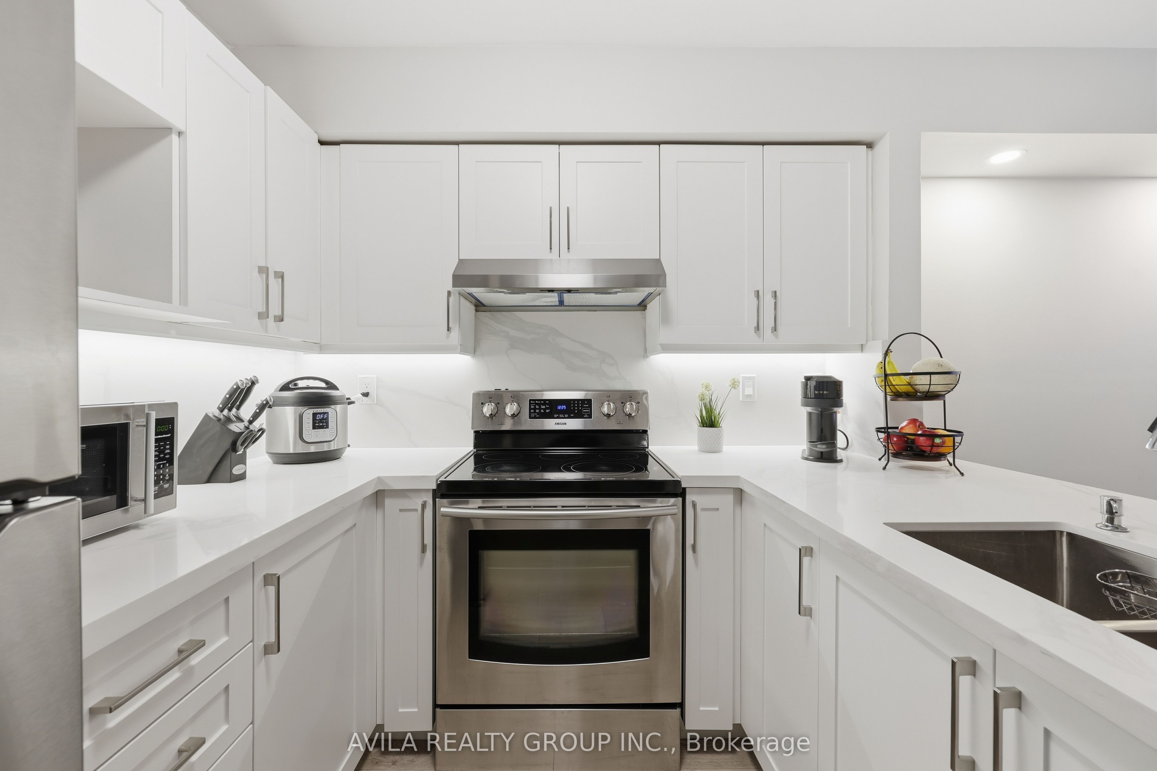 1460 Bishops Gate 203, Oakville, ON L6M 4N5 photo 4