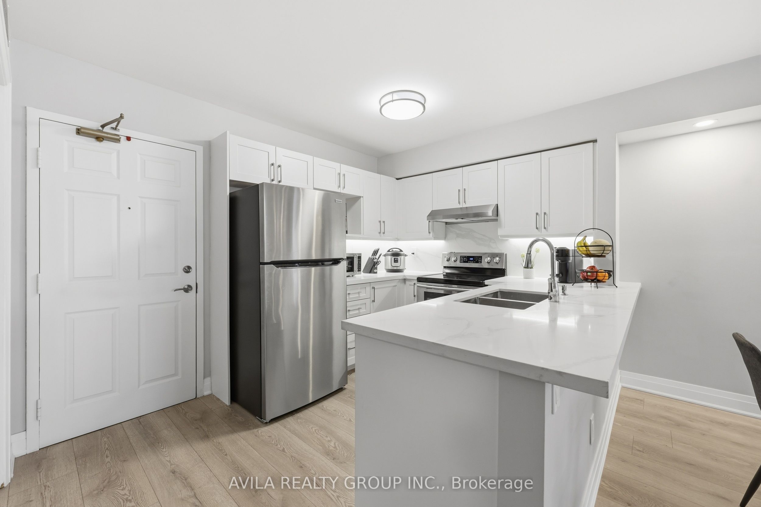 1460 Bishops Gate 203, Oakville, ON L6M 4N5 photo 5