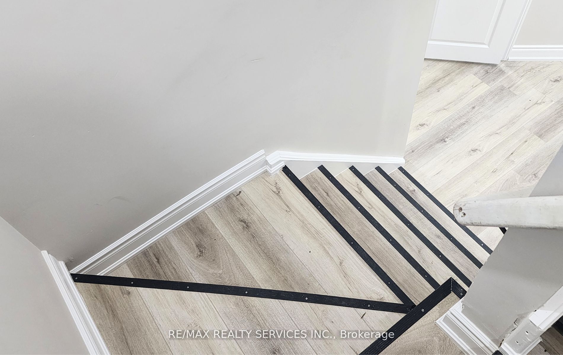 5944 Shelford Terrace (Bsmnt), Mississauga, ON L5M 6K3 photo 2